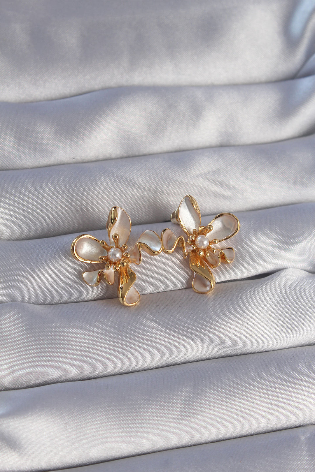 EBJ Rice Gold Color Pearl Detail Flower Designed Earrings - Bathurst