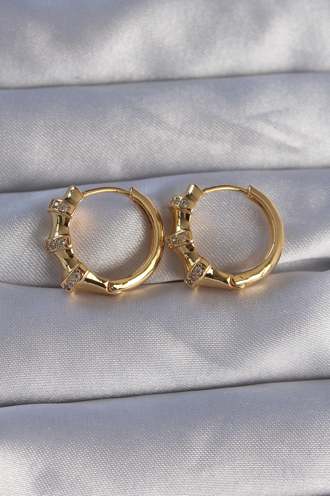 EBJ Rice Gold Color Embossed Zircon Stone Oval Model Earring - Brockton