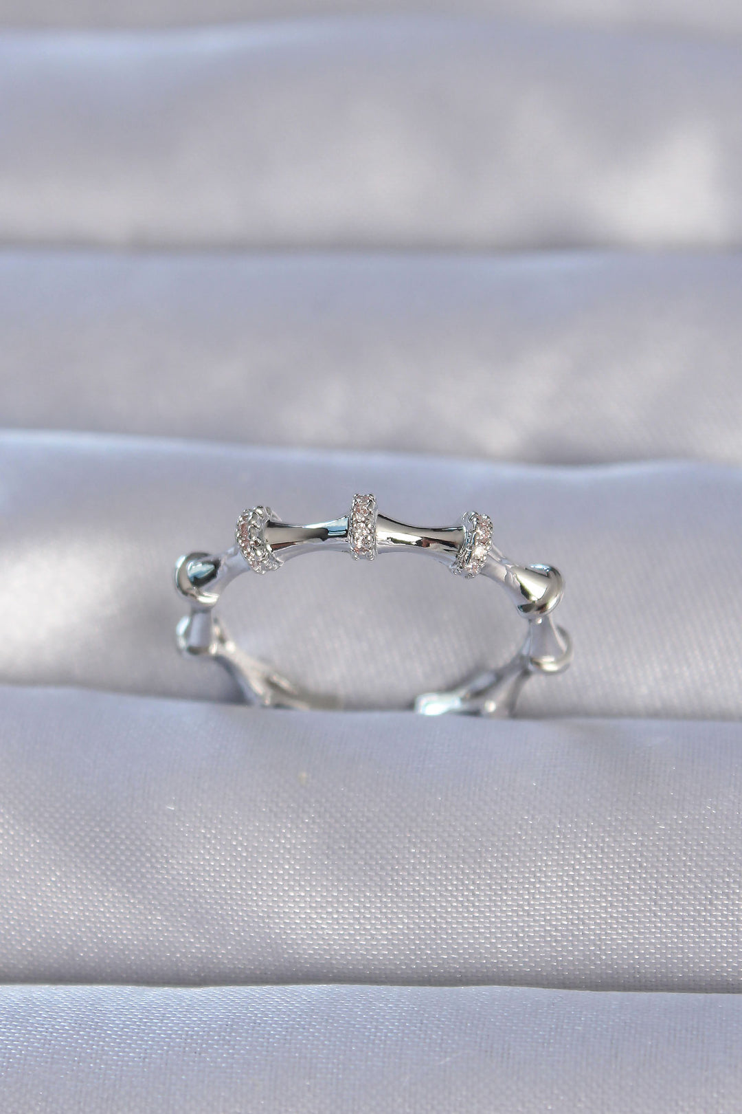 EBJ Rice Silver Color Pink Zircon Stone Bone Model Adjustable Ring - Cuenca
