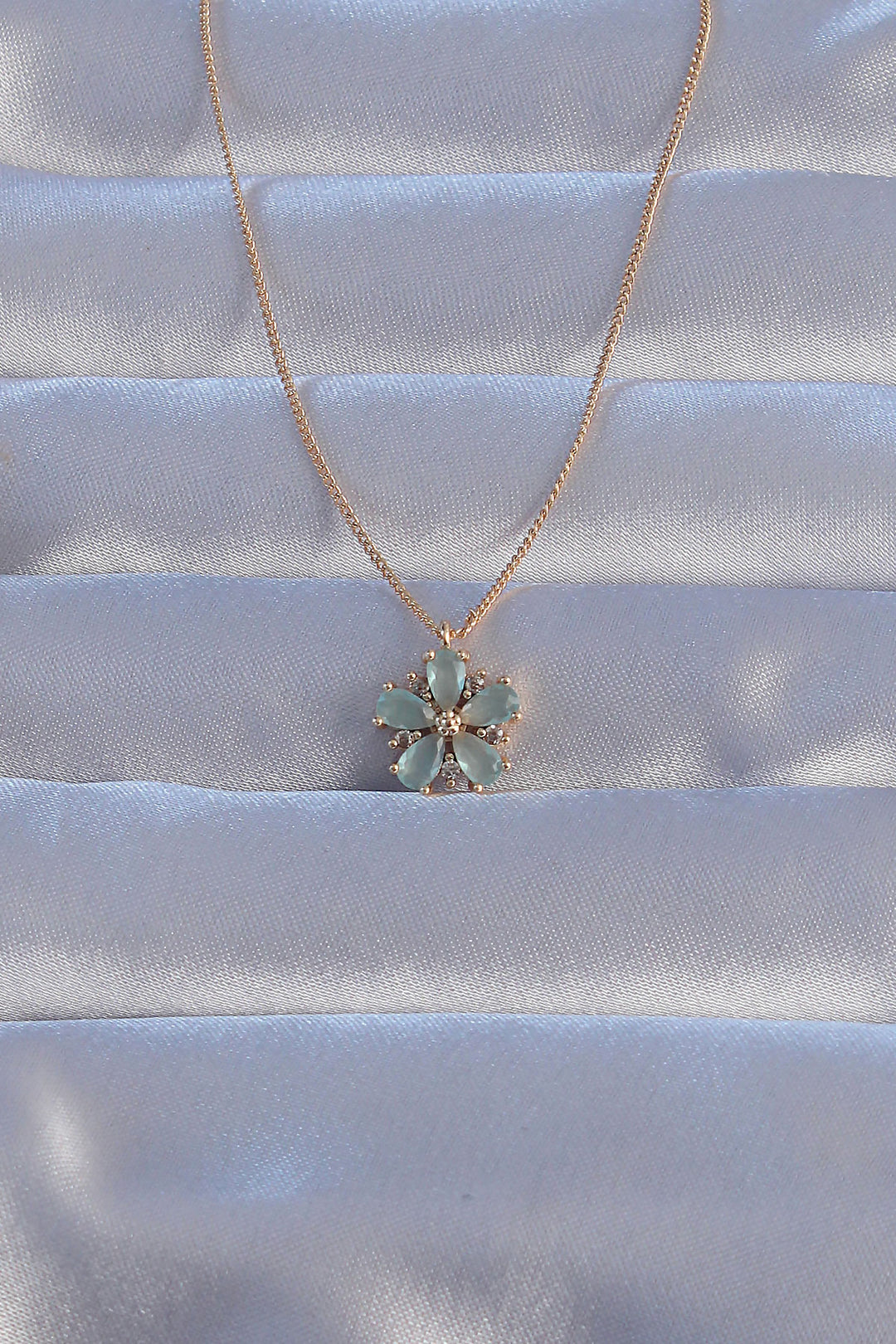 EBJ Rice Gold Color Green Zircon Stone Daisy Necklace - Mitrovicë