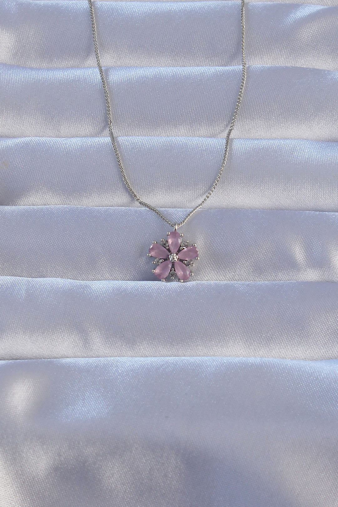EBJ Rice Silver Color Pink Zircon Stone Daisy Necklace - Tepotzotlán