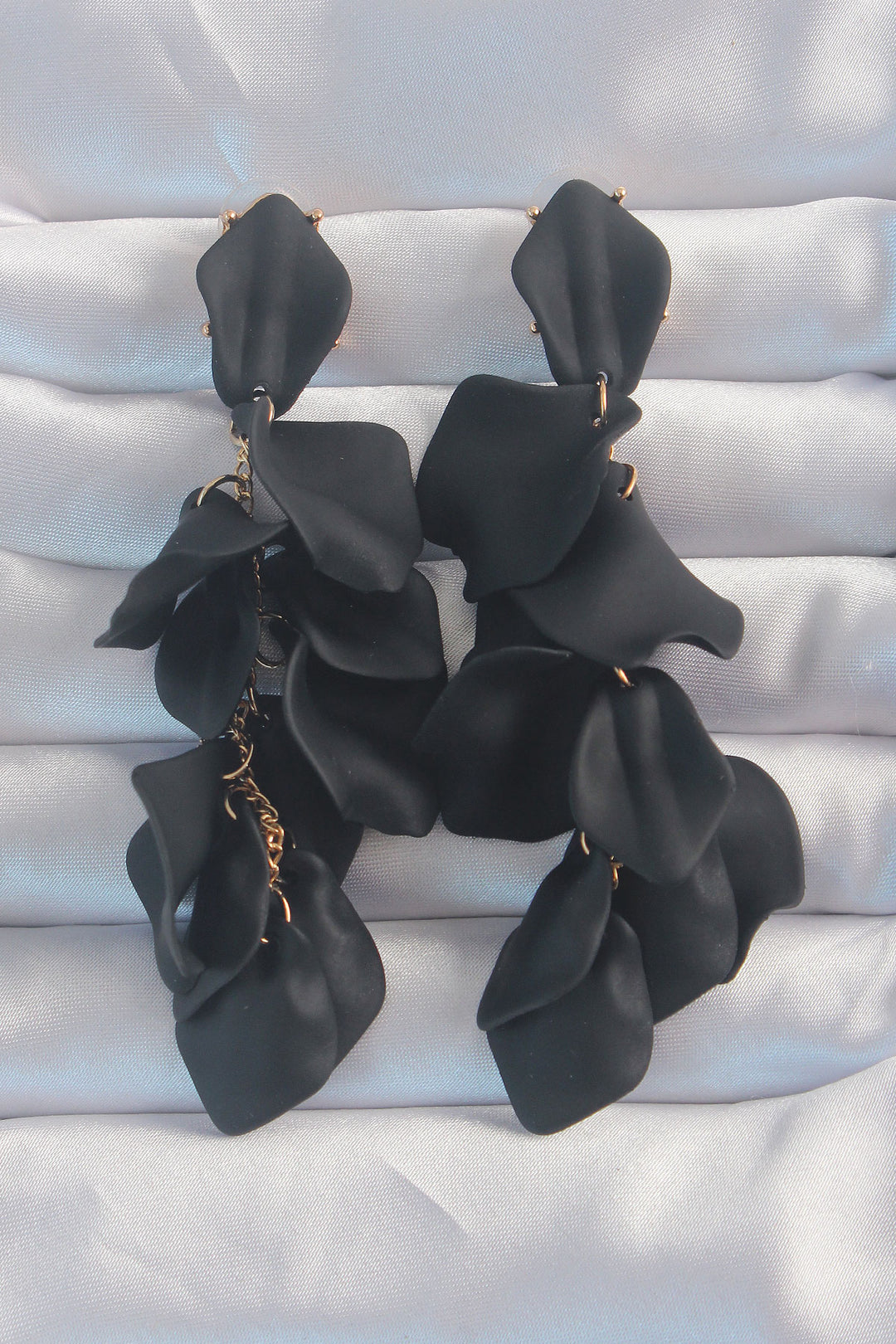 EBJ Rice Black Color Dangling Leaf Pattern Earrings - Thun