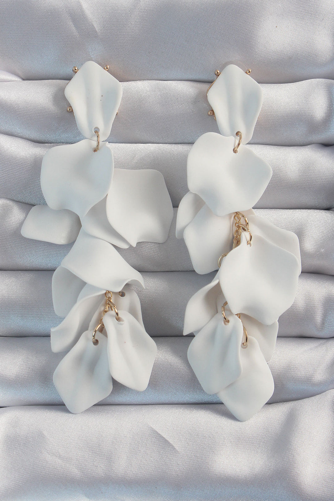 EBJ Rice White Color Dangling Leaf Pattern Earrings - Freiberg