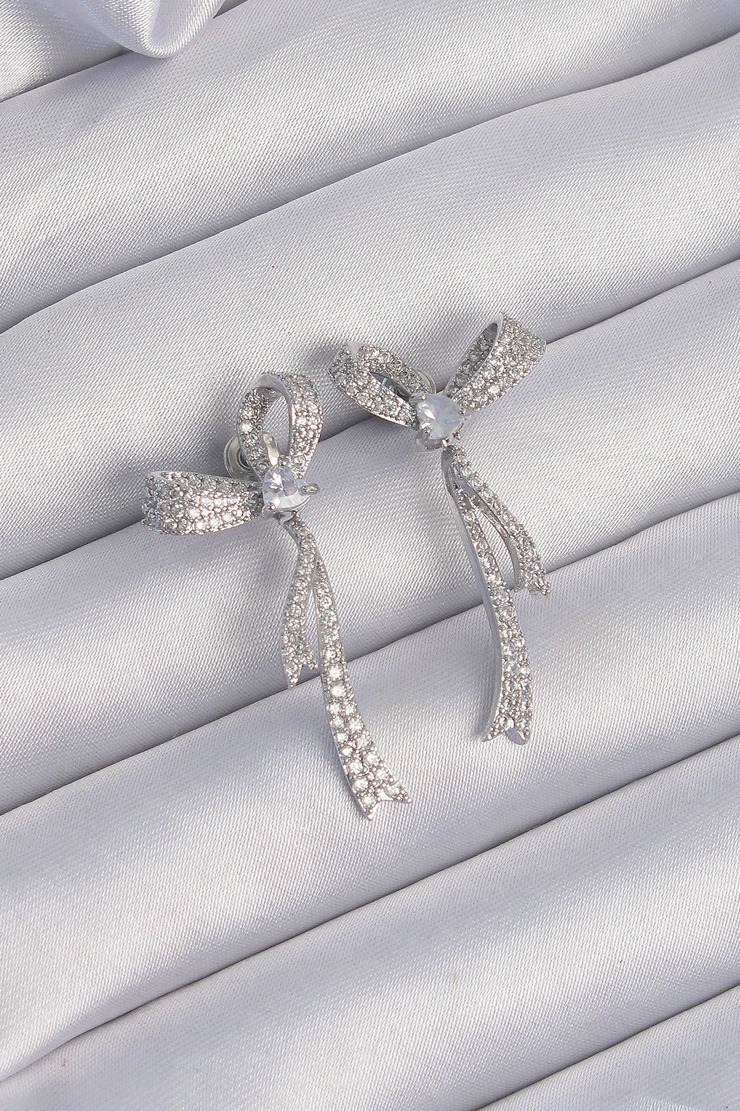 EBJ Rice Silver Color Zircon Stone Bow Model Earring - Tamuín