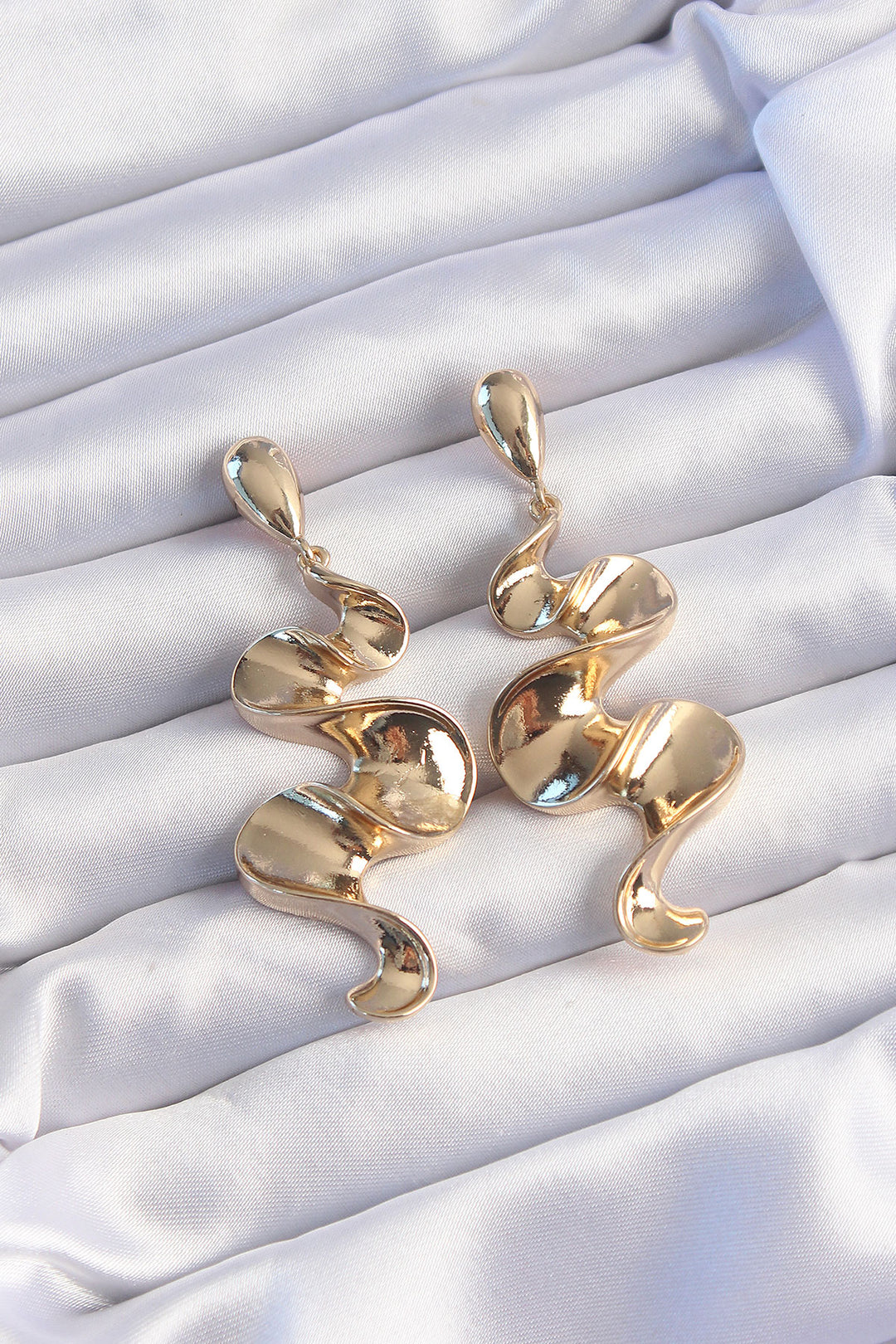 EBJ Rice Gold Color Curved Dangling Earring - Poltava