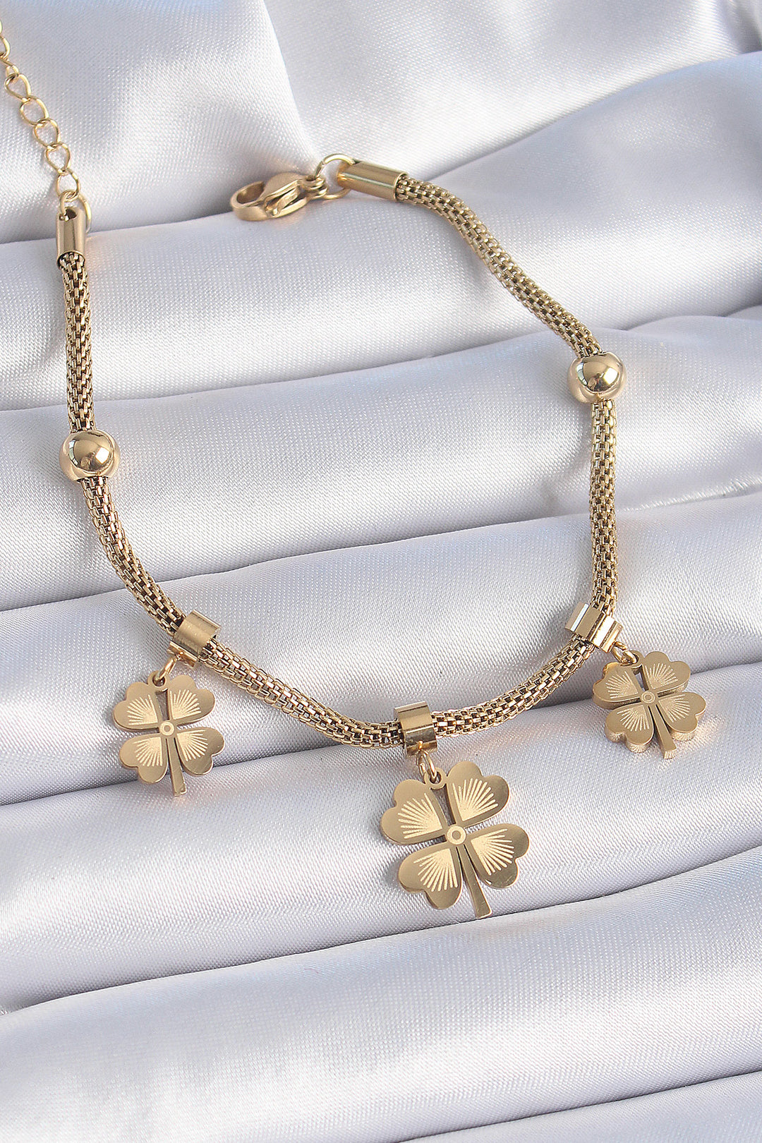 EBJ 316L Steel Gold Color Mesh Chain Model Dangle Clover Figure Women's Bracelet - Victoria