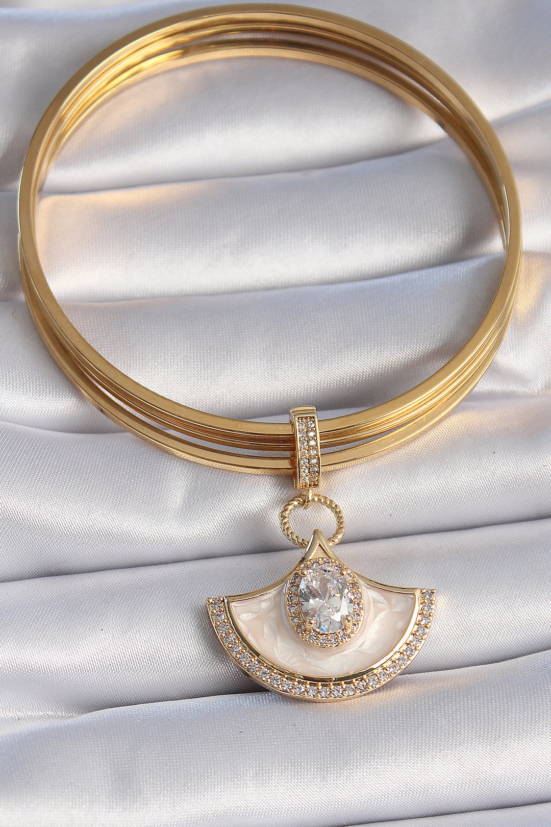 EBJ Rice Gold Color Zircon Stone Detailed White Enamel Ajda Charm - Maladzyechna