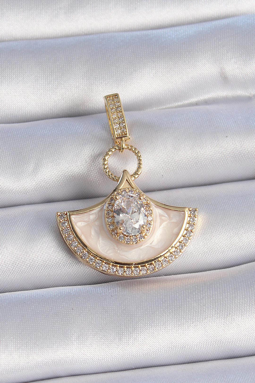 EBJ Rice Gold Color Zircon Stone Detailed White Enamel Ajda Charm - Maladzyechna