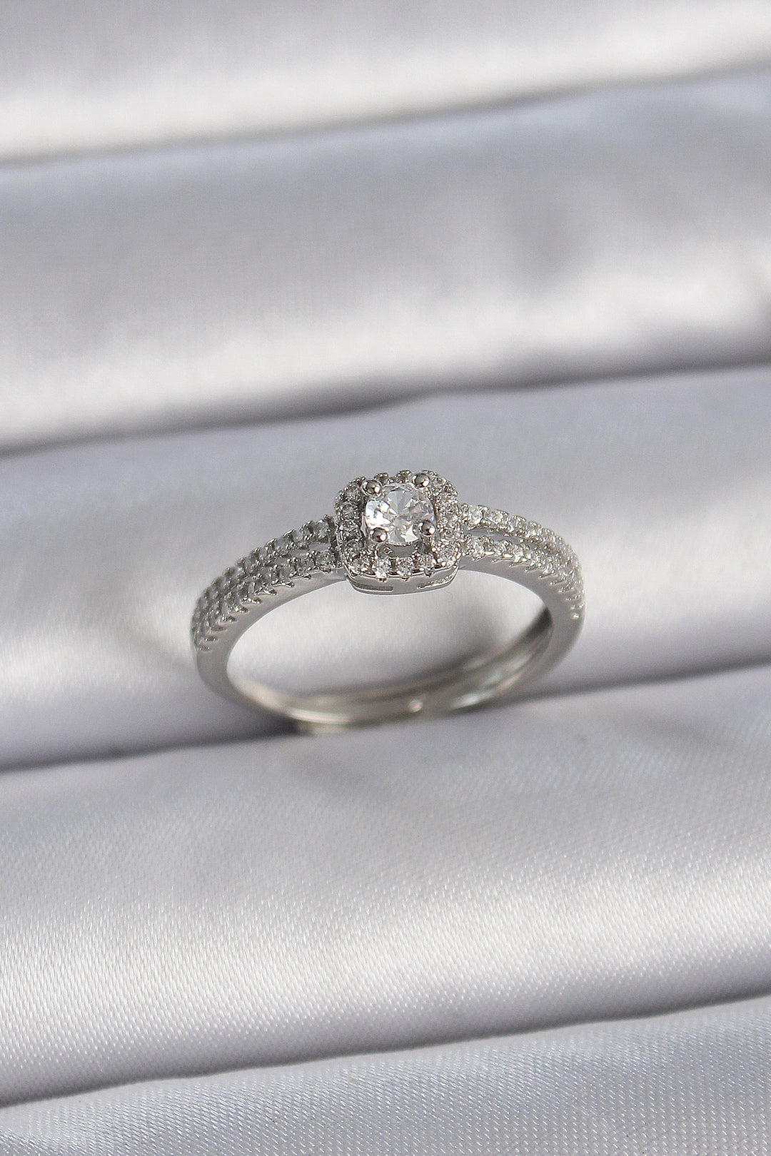 EBJ Adjustable Model Women's Ring with Rice Silver Color Zircon Stone - Istres