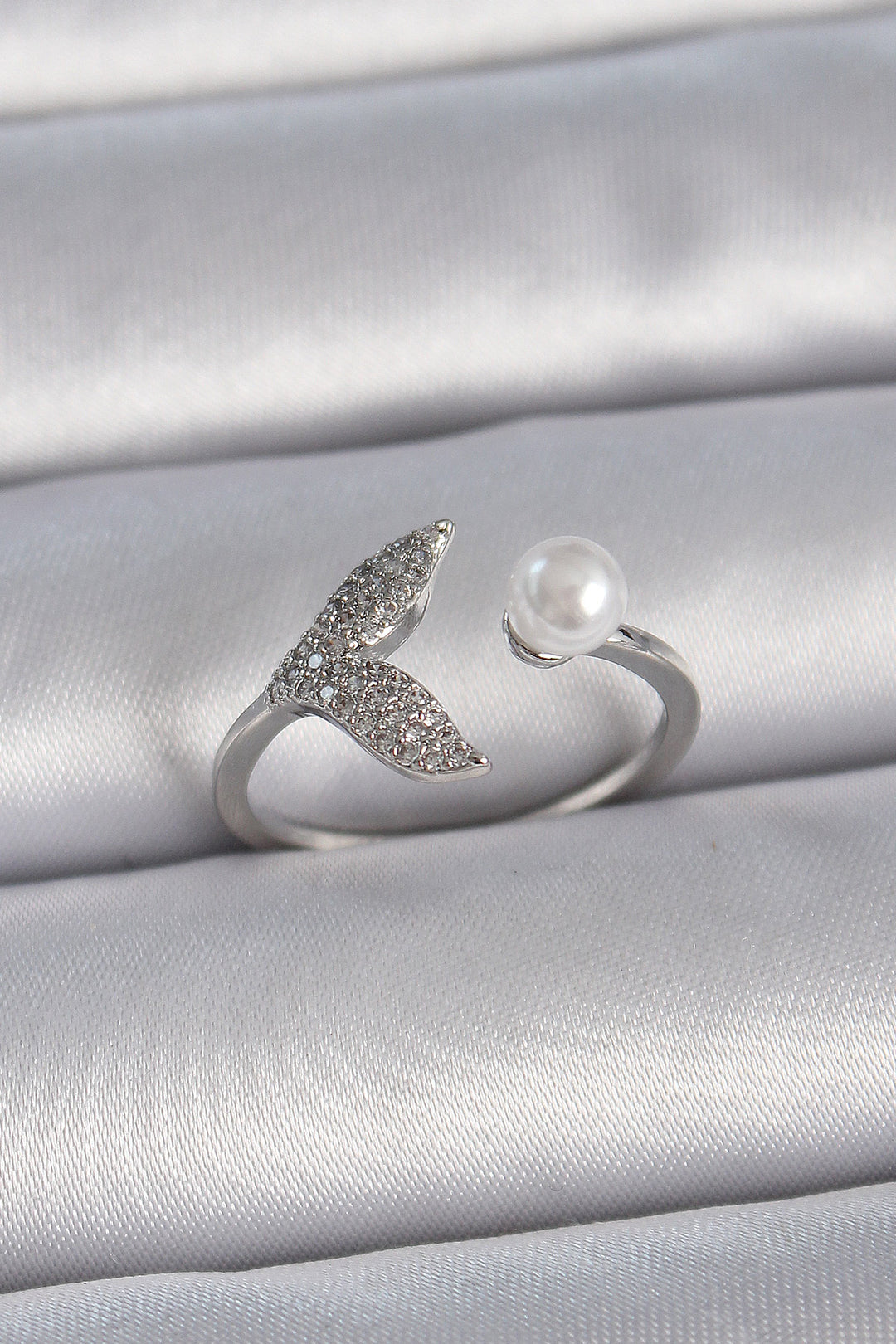 EBJ Rice Silver Color Zircon Stone Fish Tail Pearl Adjustable Model Women's Ring - Miami Gardens