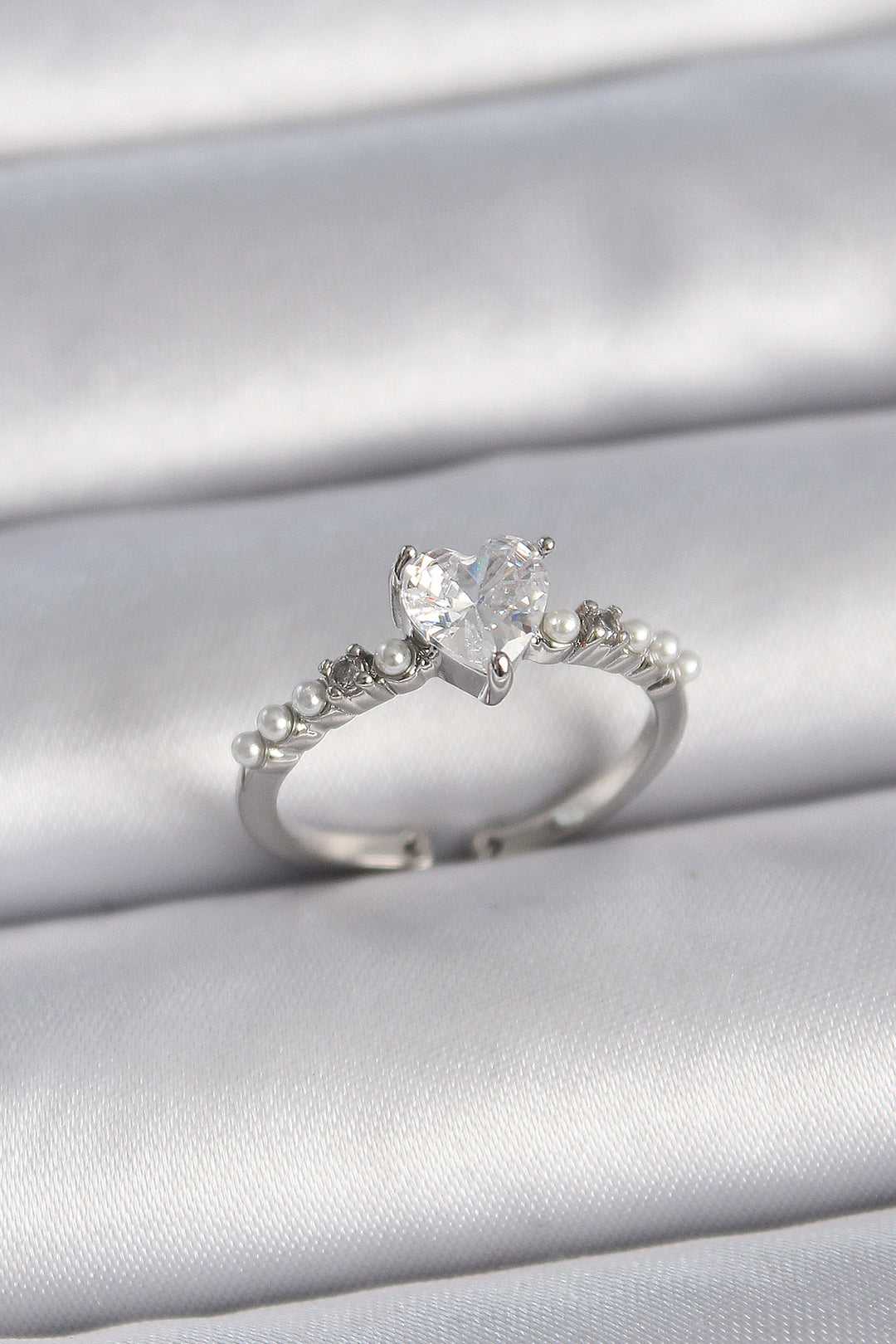 EBJ Rice Silver Color Adjustable Zircon Stone Heart Model Row Pearl Detail Women's Ring - Santa Barbara