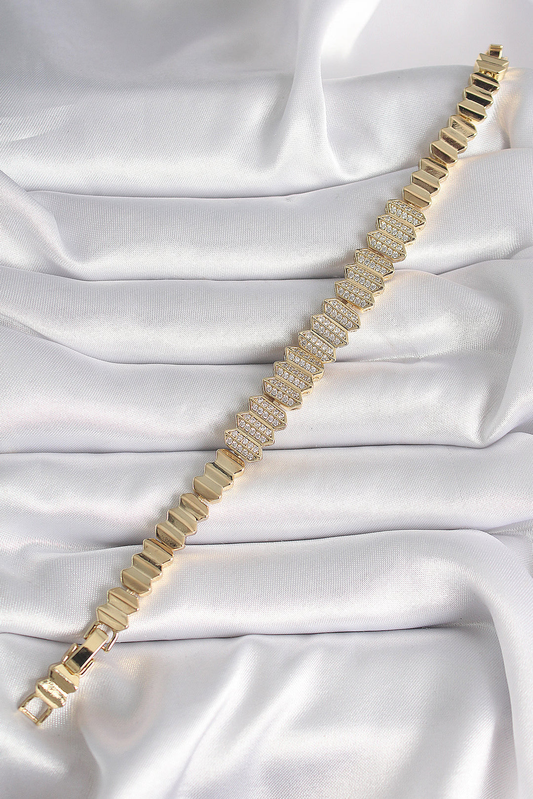 EBJ Xuping Exclusive VIP Series Women's Bracelet with Gold Color Zircon Stone - La Puente