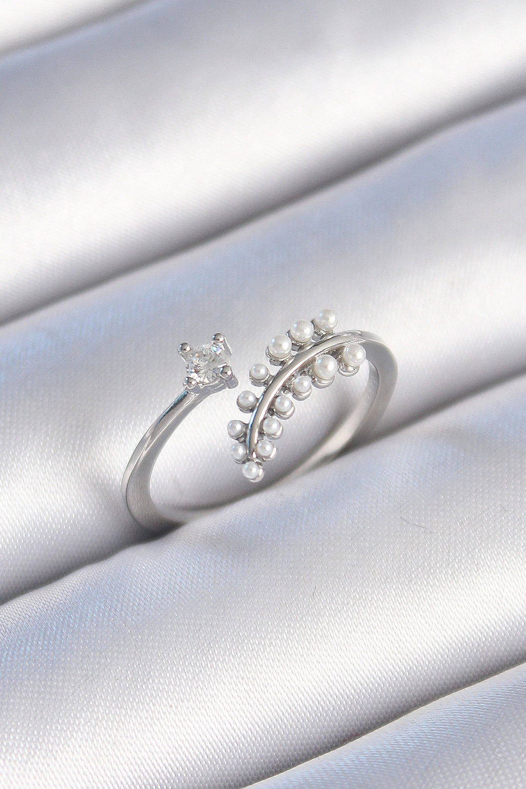 EBJ Rice Silver Color Zircon Stone Pearl Leaf Model Women's Ring - Pittsburg