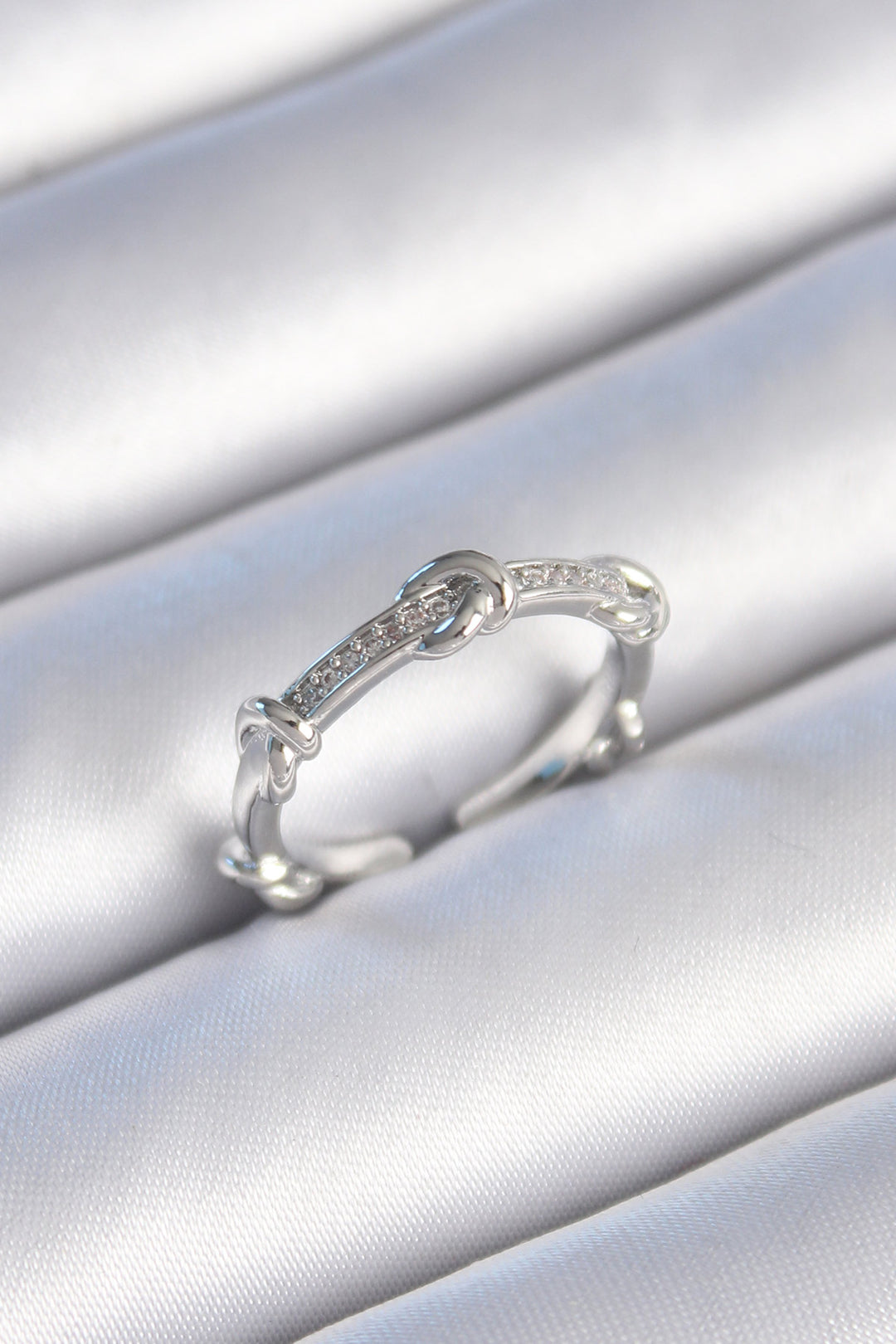EBJ Rice Silver Color Zircon Stone Knot Model Women's Ring - Cancún