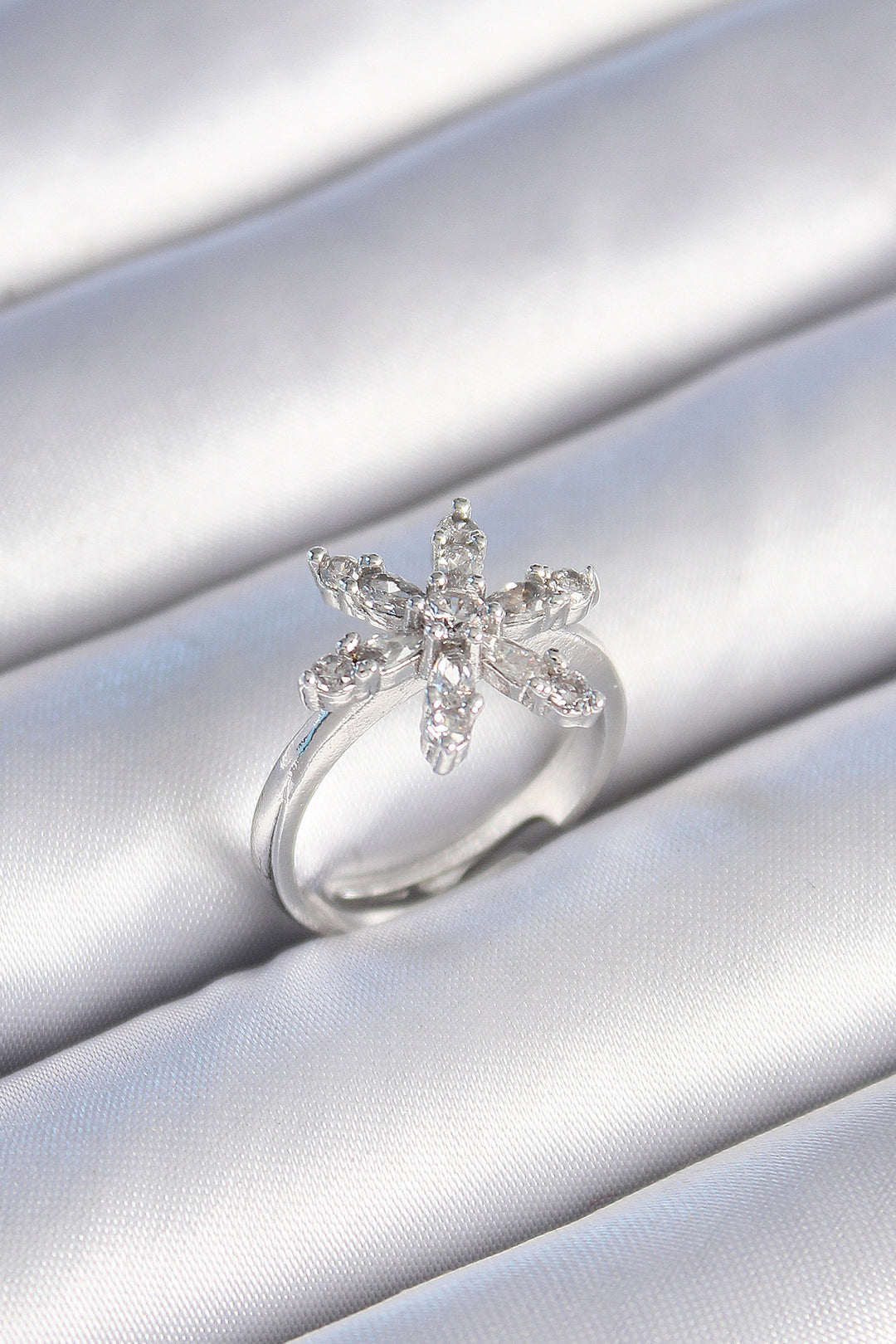 EBJ Rice Silver Color Zircon Stone Flower Model Women's Ring - Rocklin