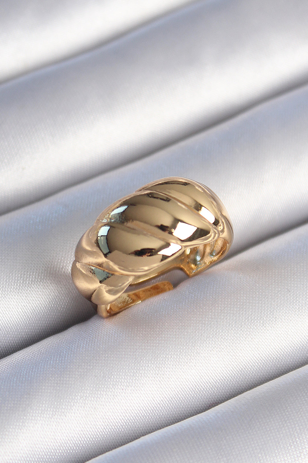 EBJ Gold Color Spiral Model Women's Ring with Rice Pattern - Santa Eulalia del Río