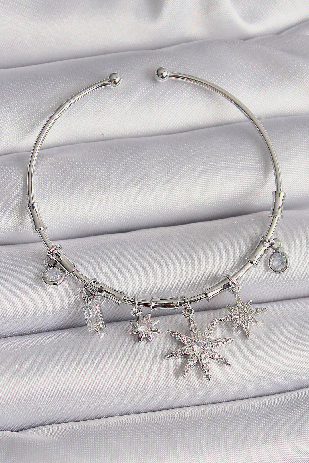 EBJ Rice Silver Color Dangle with Zircon Stone Pole Star Figure Charm Bracelet - Lamía