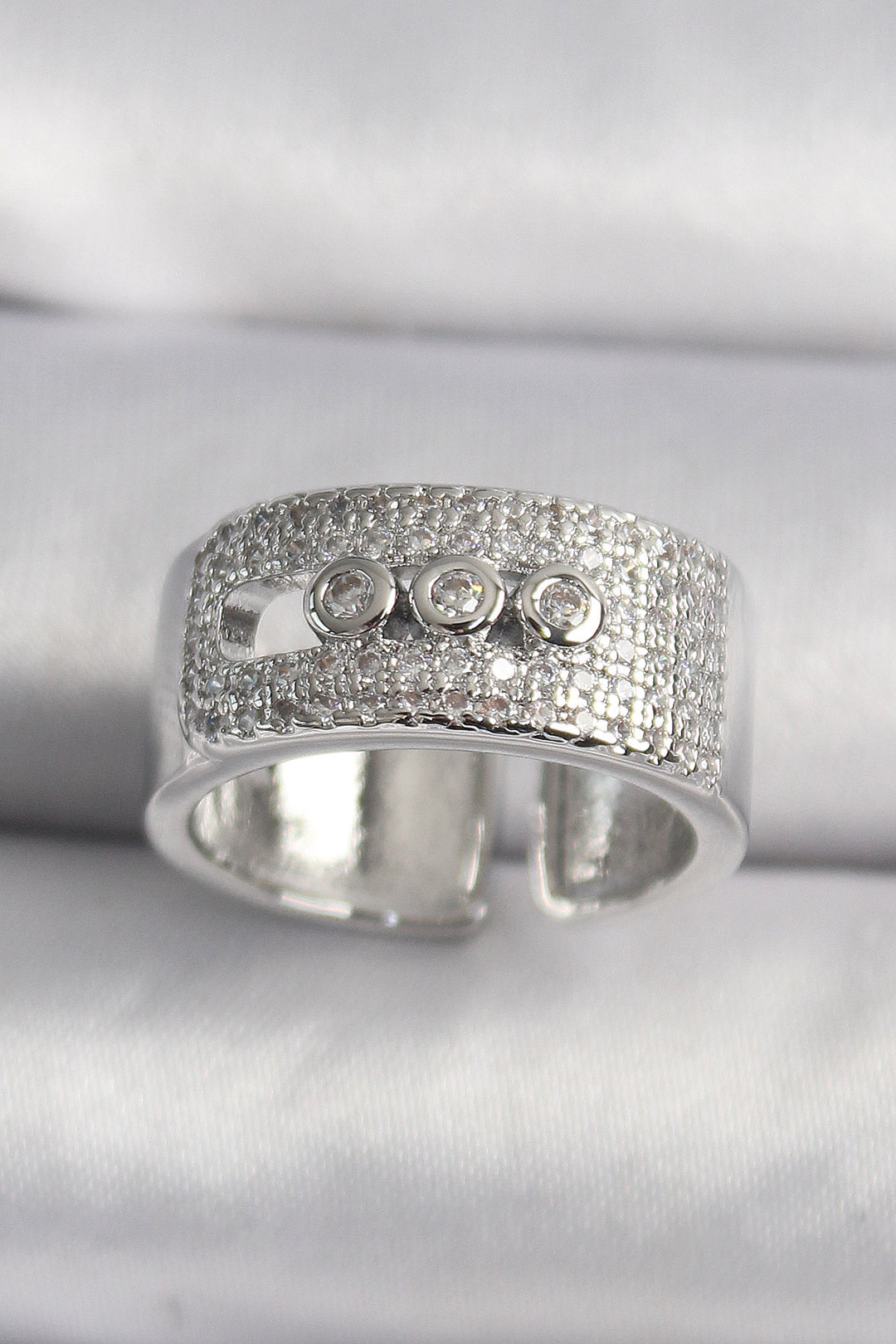 EBJ Messika model women's ring with rice silver color zircon stone. - La Porte