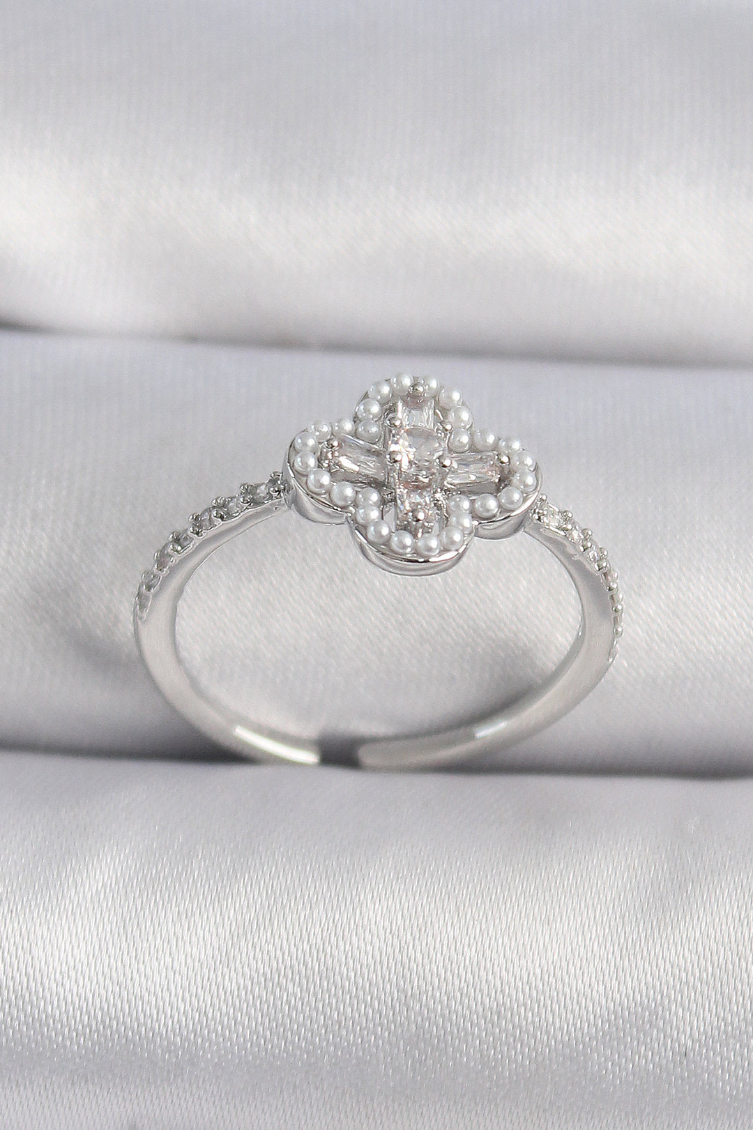EBJ Rice Silver Color Clover Model Pearl Detail Women's Ring with Zircon Stone - Palm Beach Gardens
