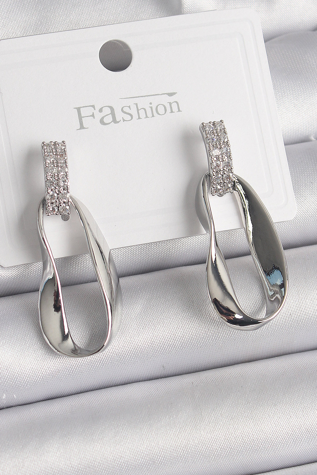 EBJ Rice Silver Color Zircon Stone Dangle Women's Earring - Moorhead