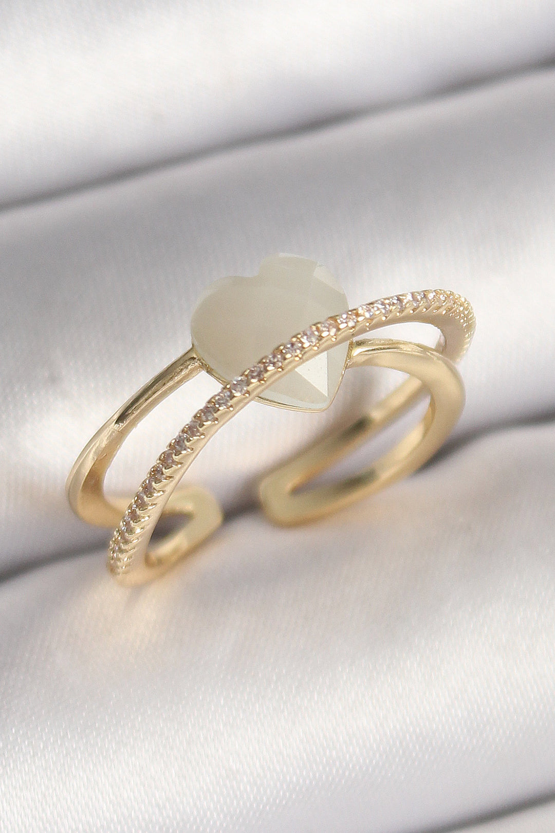 EBJ Rice Gold Color White Crystal Heart Model Zircon Stone Detail Women's Ring - Ródos