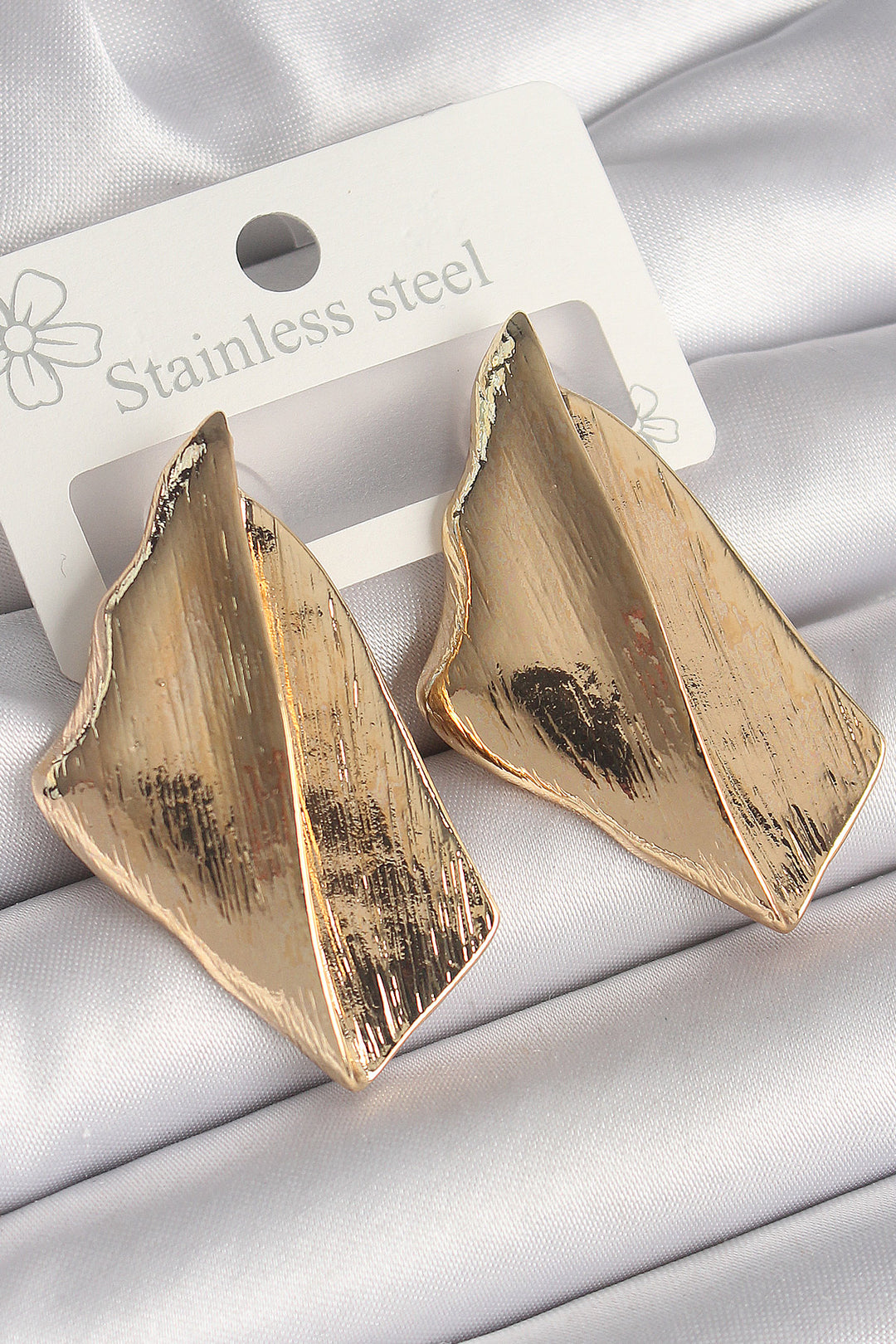 EBJ Rice Gold Color Embroidered Square Plate Model Women's Earring - Fajardo
