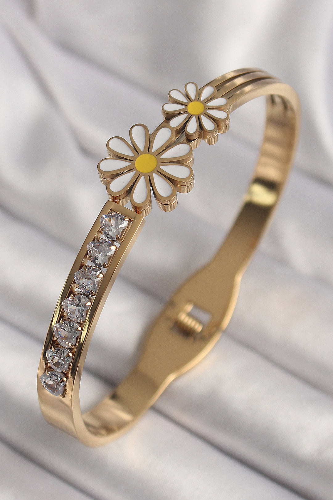 EBJ 316L Stainless Steel Gold Color Daisy Model Women's Cuff Bracelet with Zircon Stone - Rozzano