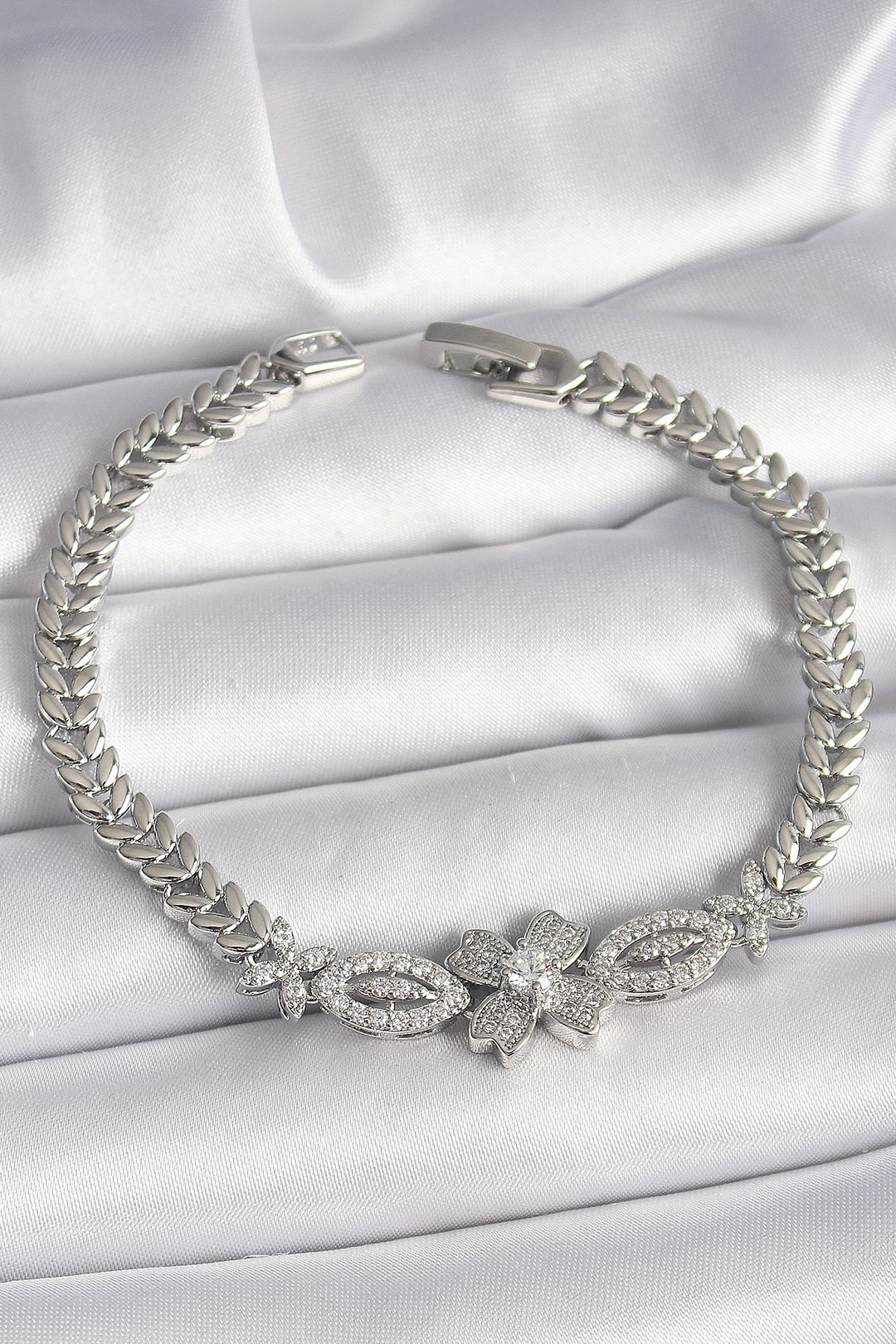 EBJ Rice Silver Color Zircon Stone Flower Figure Barley Chain Model Women's Bracelet - Siracusa