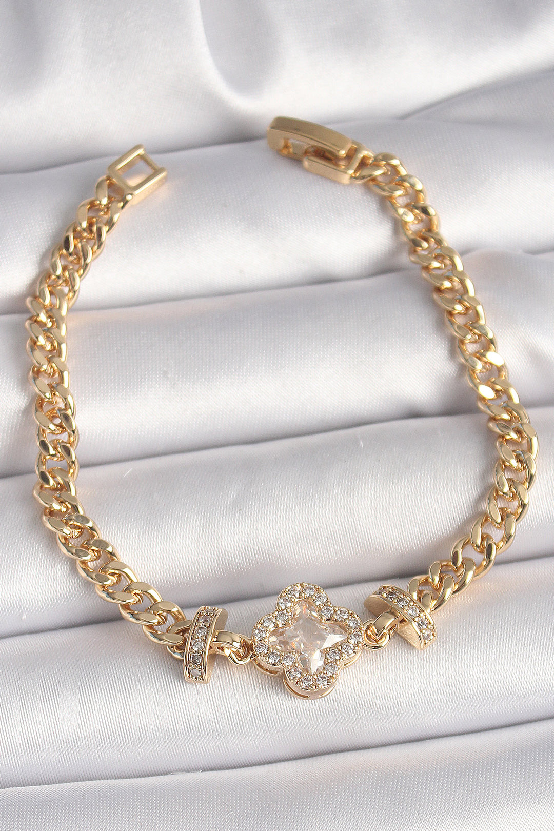 EBJ Rice Gold Color Clover Figure Chain Model Women's Bracelet with Zircon Stone - Villa de Zaachila