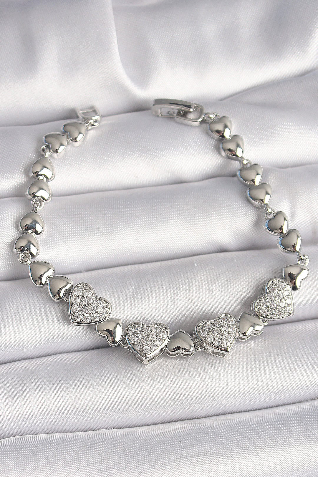 EBJ Rice Silver Color Zircon Stone Heart Model Chain Women's Bracelet - Bartlesville