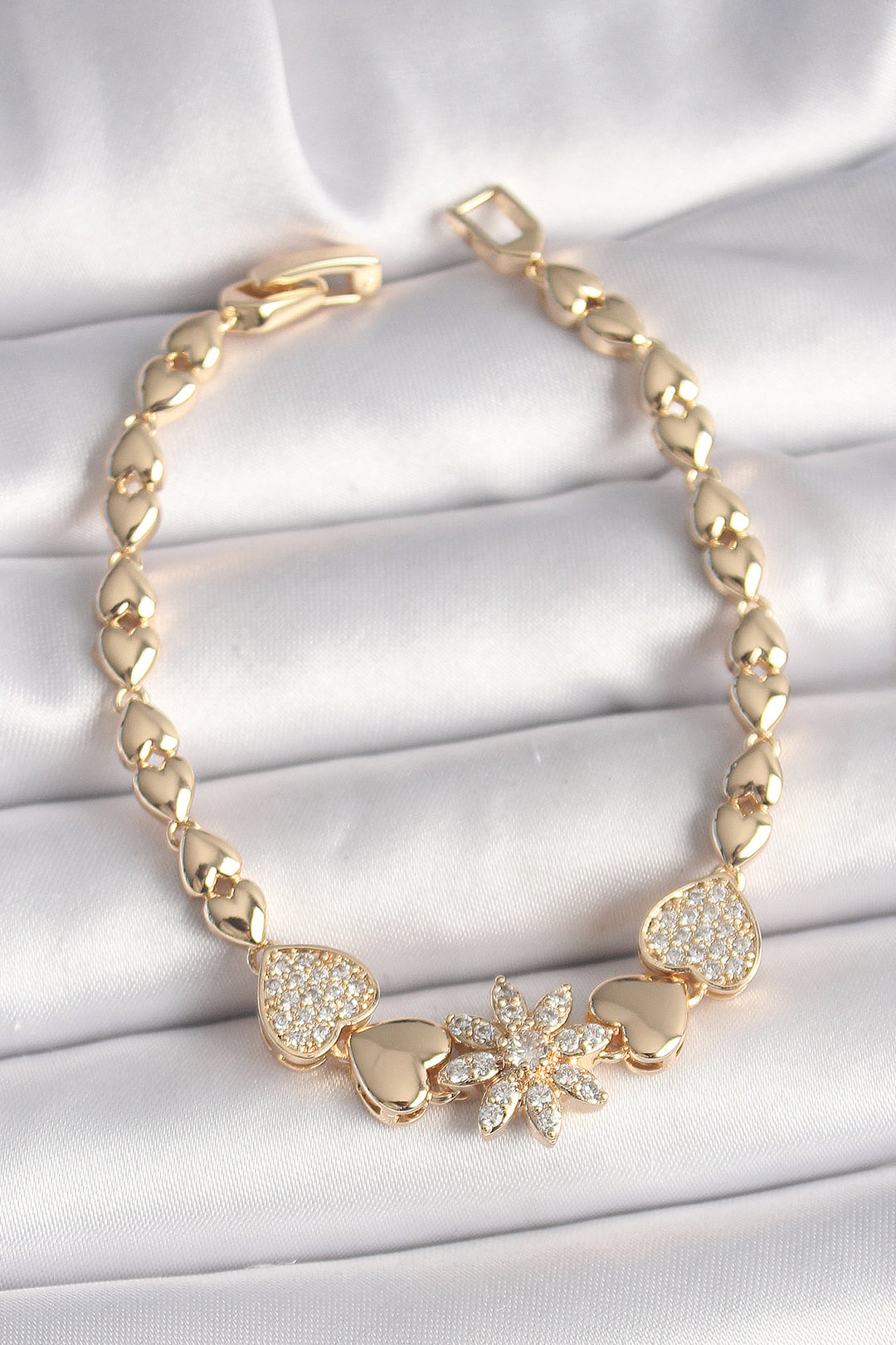EBJ Rice Gold Color Zircon Stone Flower Figure Heart Chain Model Women's Bracelet - Fasano