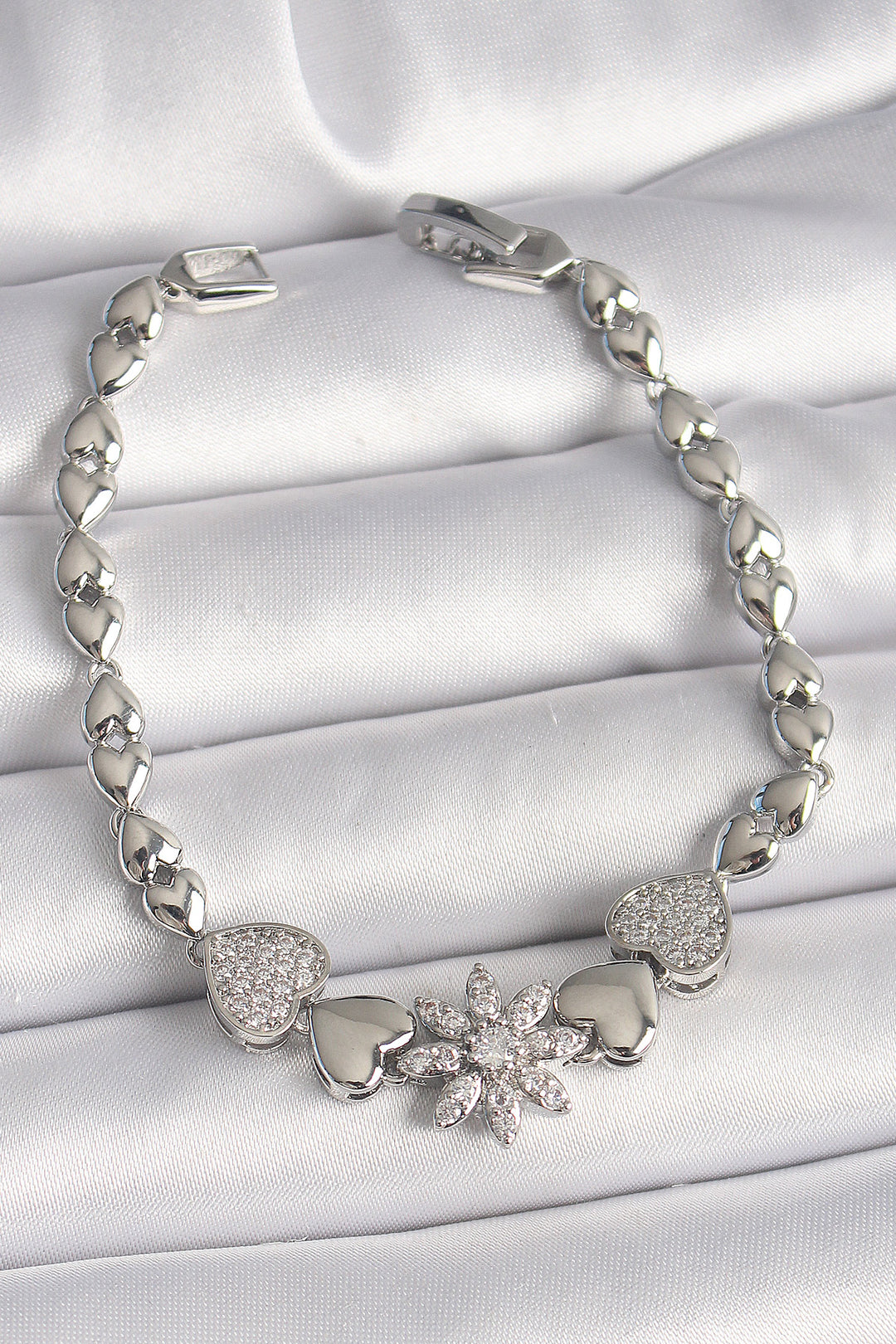 EBJ Rice Silver Color Zircon Stone Flower Figure Heart Chain Model Women's Bracelet - Roosendaal