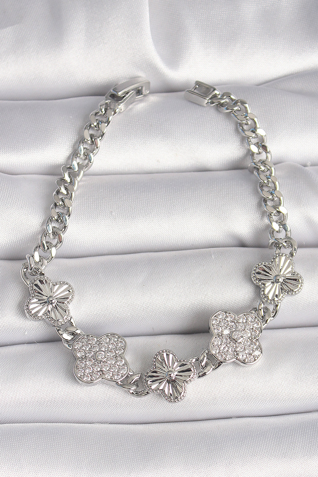 EBJ Rice Silver Color Chain Clover Model Women's Bracelet - Peoria