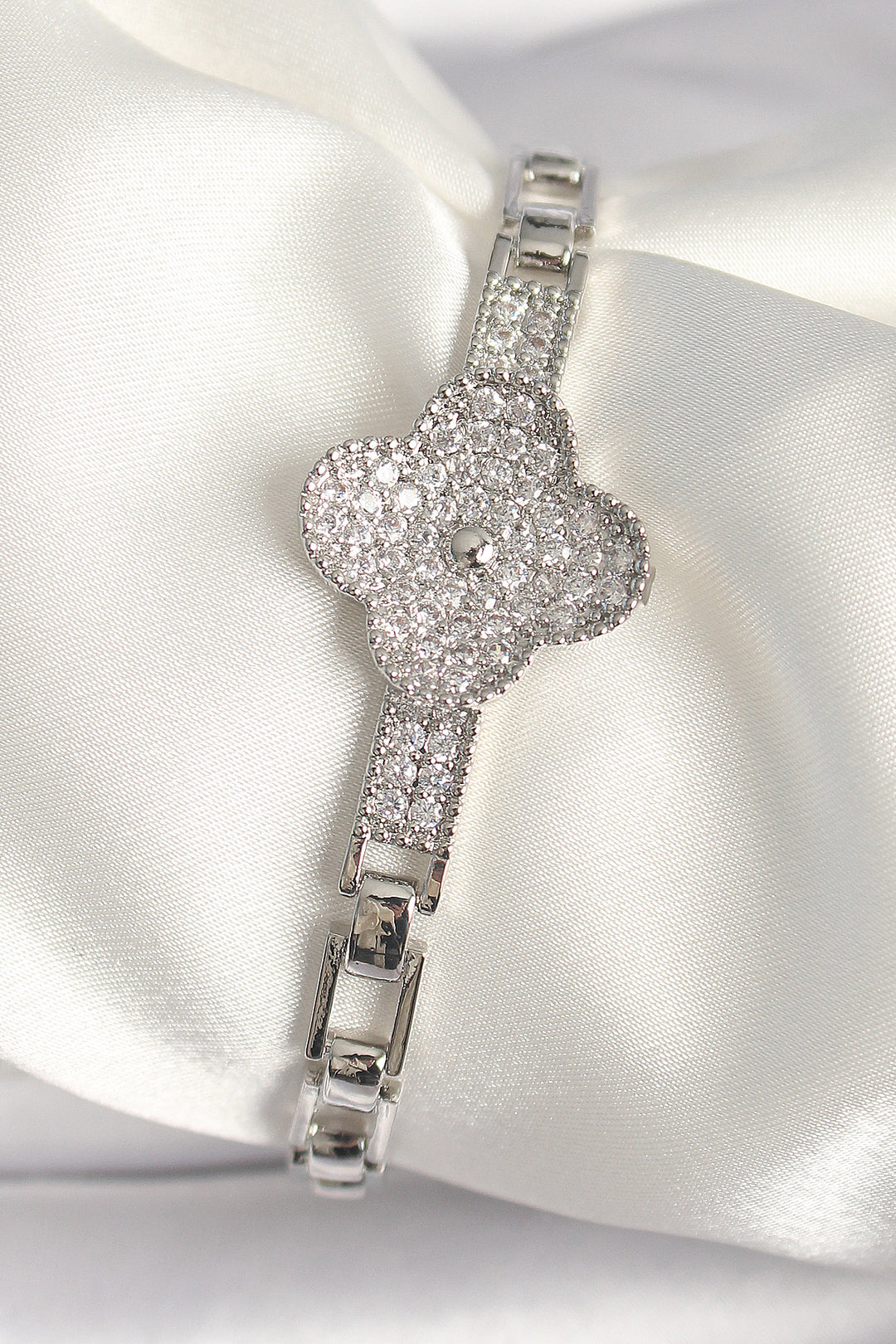 EBJ Rice Silver Color Clover Model Women's Bracelet with Zircon Stone - Coatepec