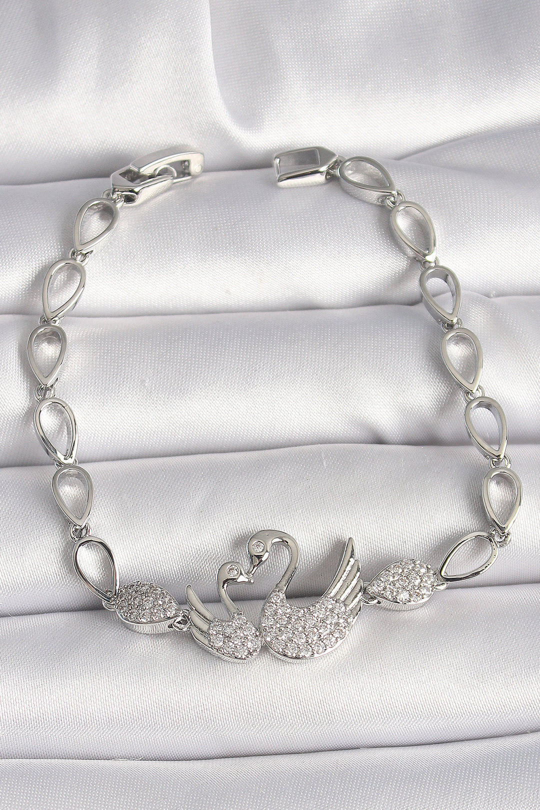 EBJ Rice Silver Color Swan Figure Drop Chain Model Women's Bracelet with Zircon Stone - Santa Cruz