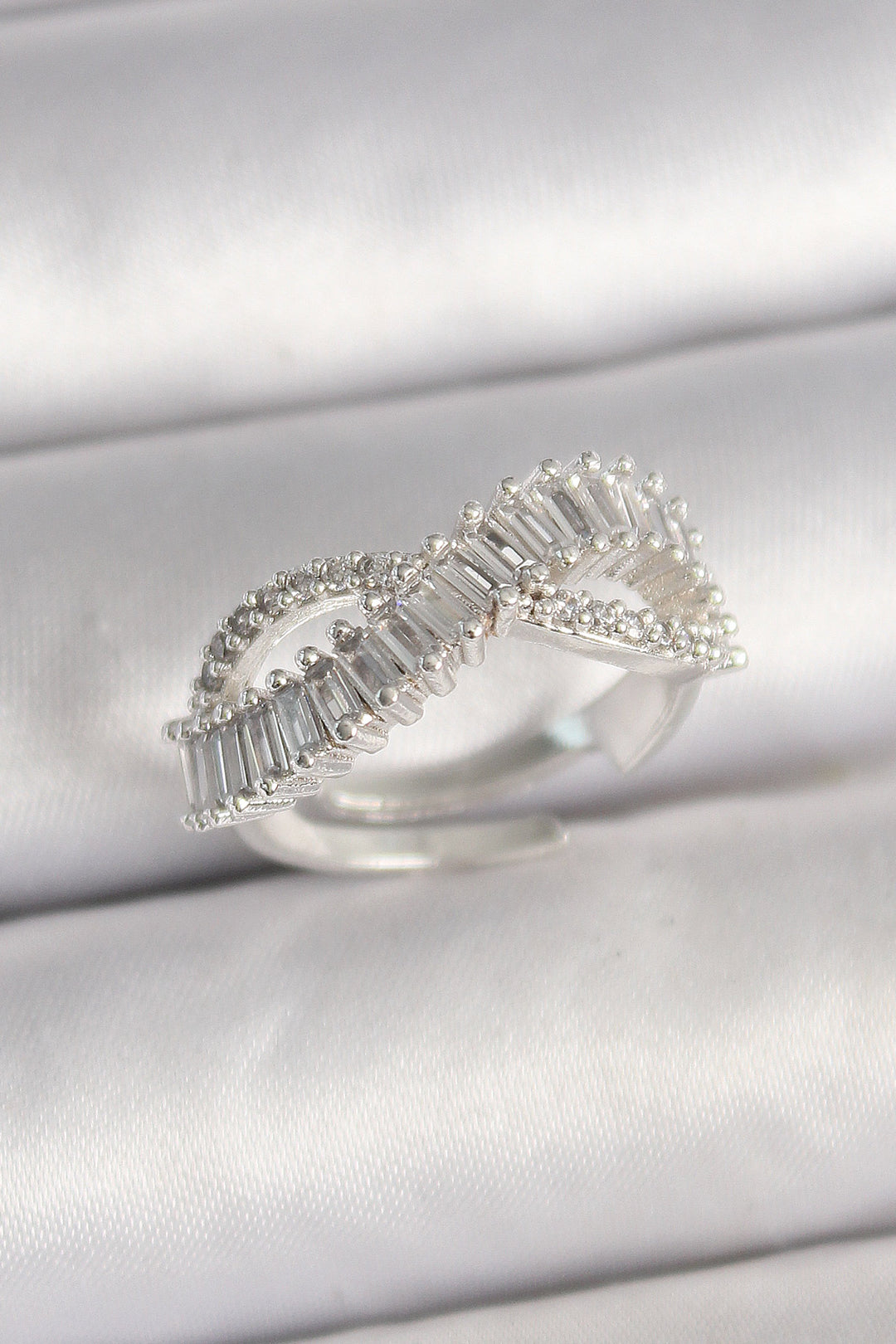 EBJ Rice Silver Color Waterway Infinity Model Adjustable Women's Ring with Zircon Stone - Gennevilliers