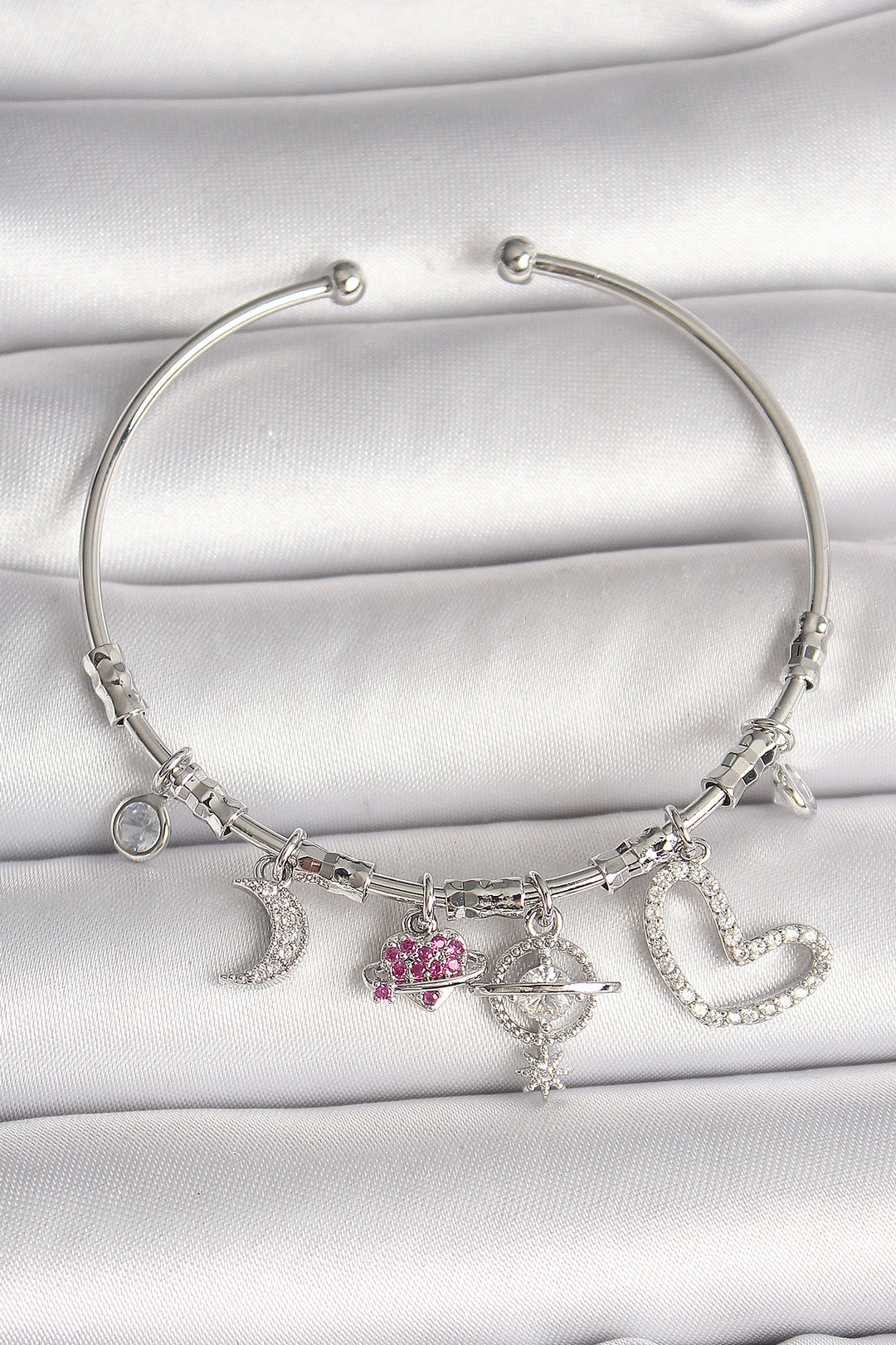 EBJ Rice Silver Color Dangle Planet Figure Heart Detail Charm Women's Bracelet with Zircon Stone - Woodley