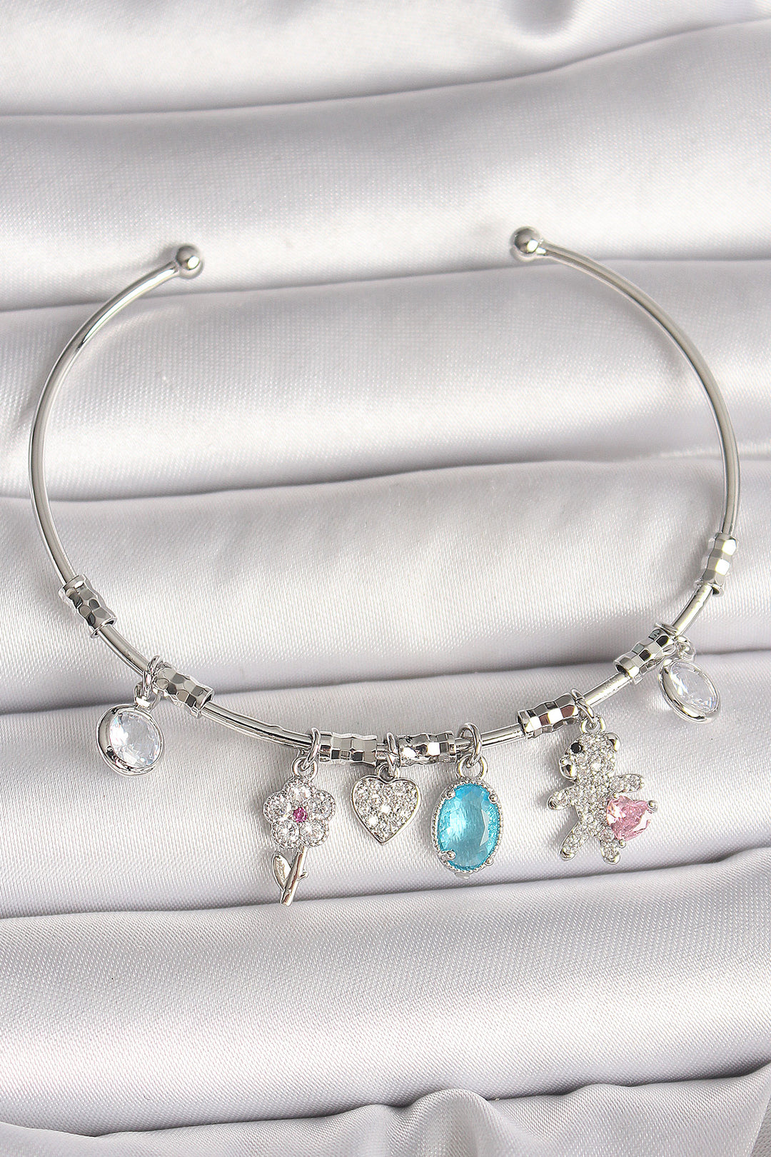 EBJ Rice Silver Color Dangle Bear Figure Bracelet with Zircon Stone Flower Detail Charm Women's Bracelet - Wimbledon