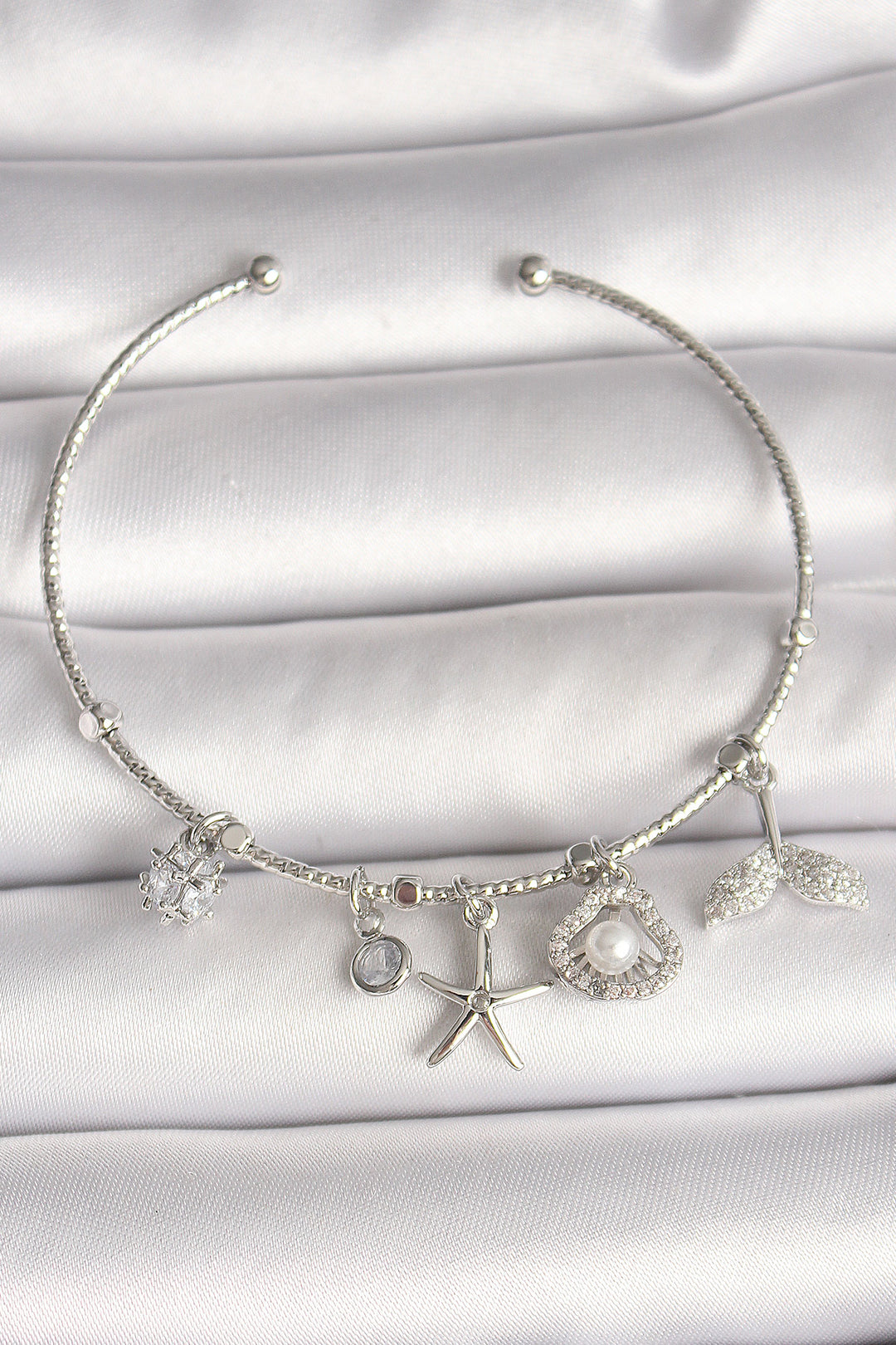 EBJ Rice Silver Color Dangle with Zircon Stone Starfish Figure Fish Tail Detail Charm Women's Bracelet - Waltham