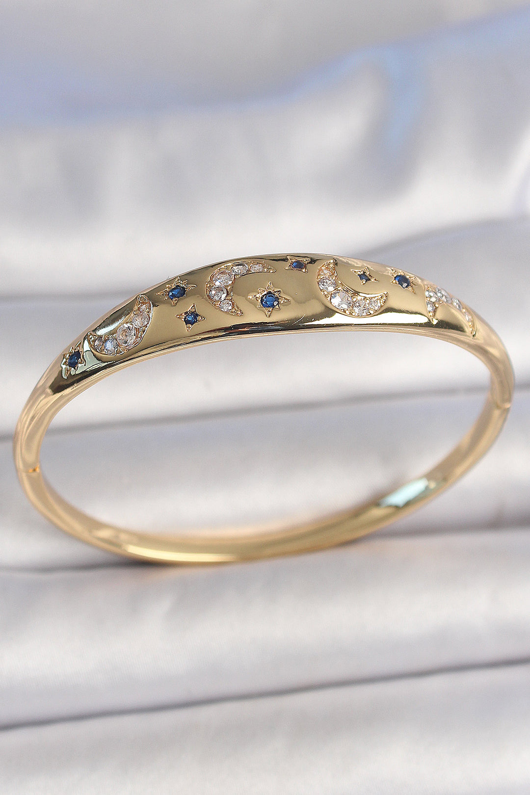EBJ Rice Gold Color Crescent Embroidery with Zircon Stone Star Detail Women's Cuff with Blue Stone - Craiova
