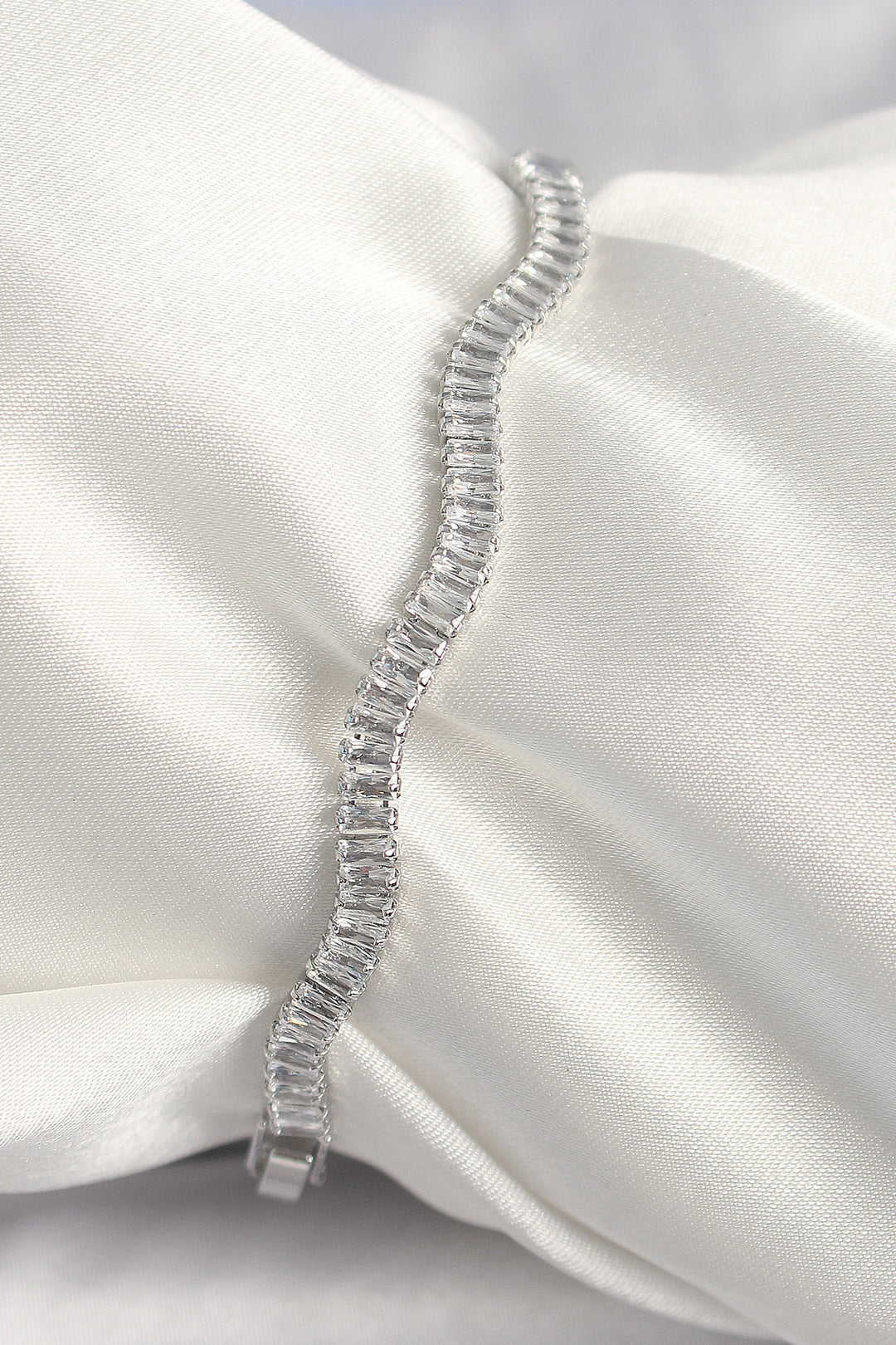 EBJ Rice Silver Color Waterway Zircon Stone Model Women's Bracelet - Midland