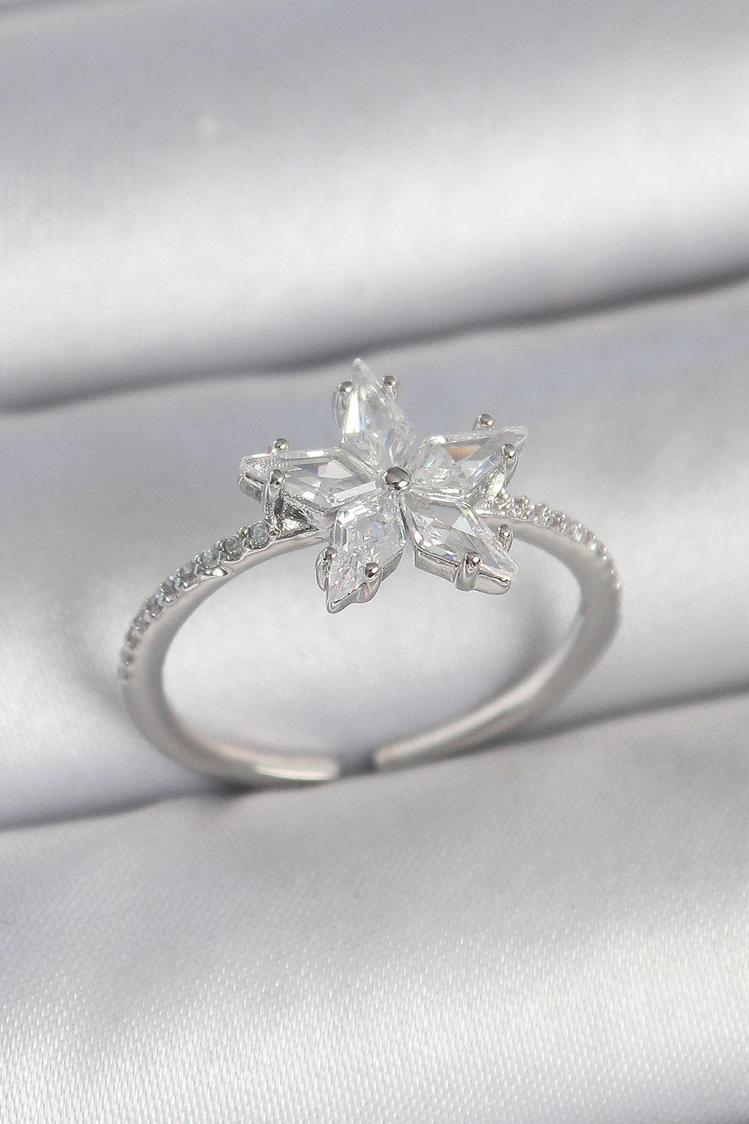 EBJ Rice Silver Color Star Model Adjustable Women's Ring with Zircon Stone - Göppingen