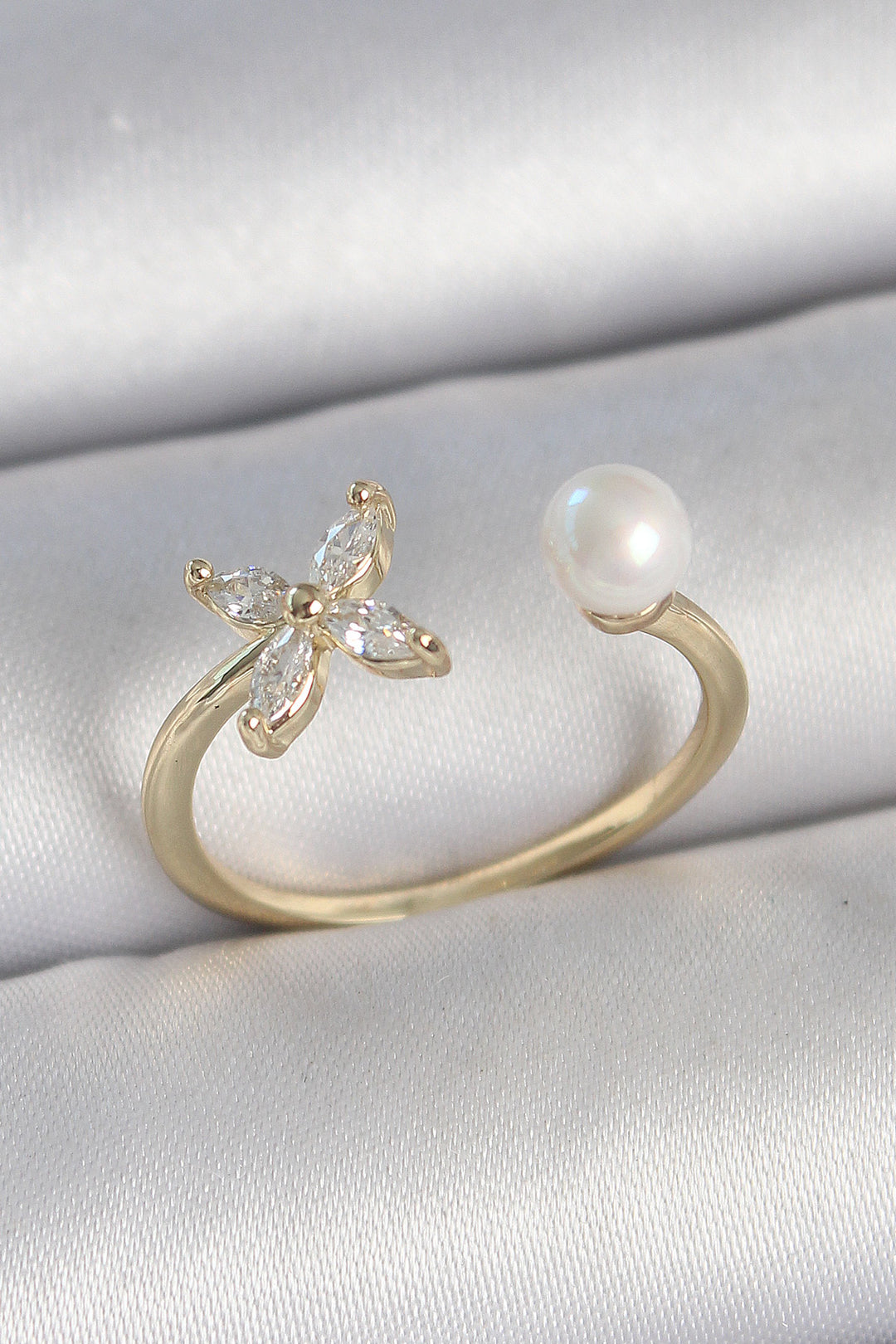 EBJ Rice Gold Color Zircon Stone Flower Model Pearl Detail Adjustable Women's Ring - Meridian