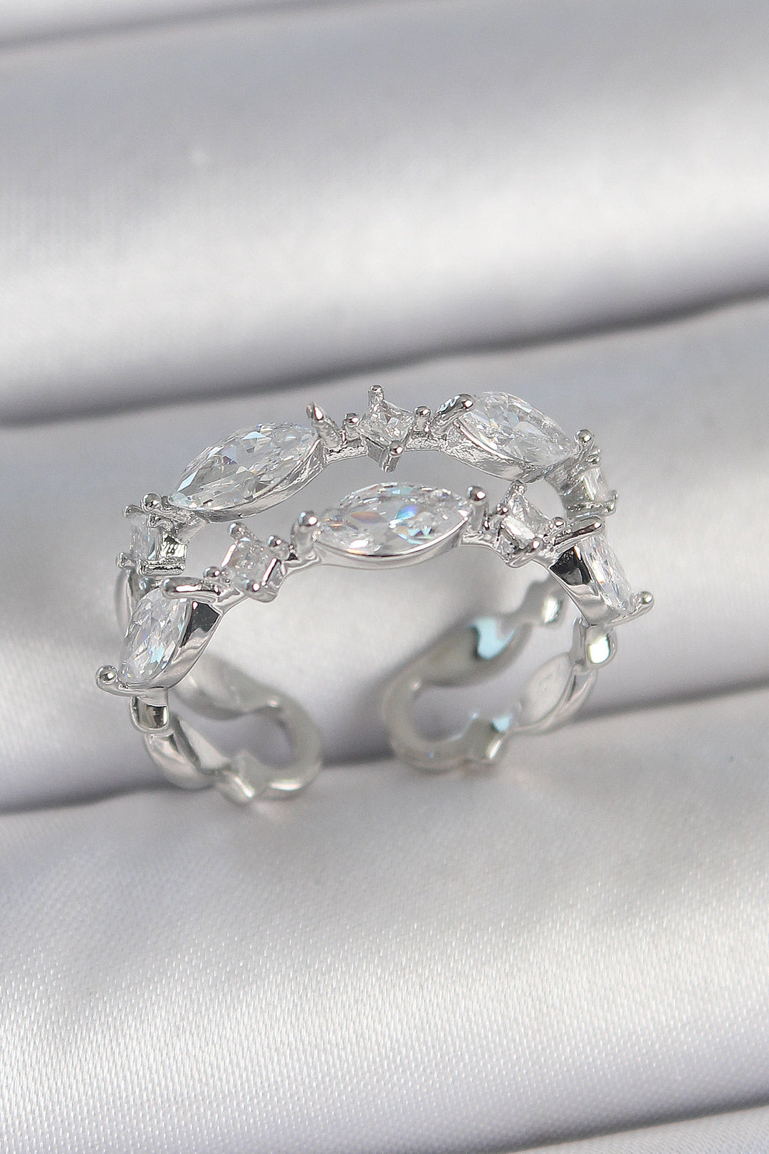 EBJ Adjustable Women's Ring with 2 Rice Silver Color Drop Zircon Stones - Watford