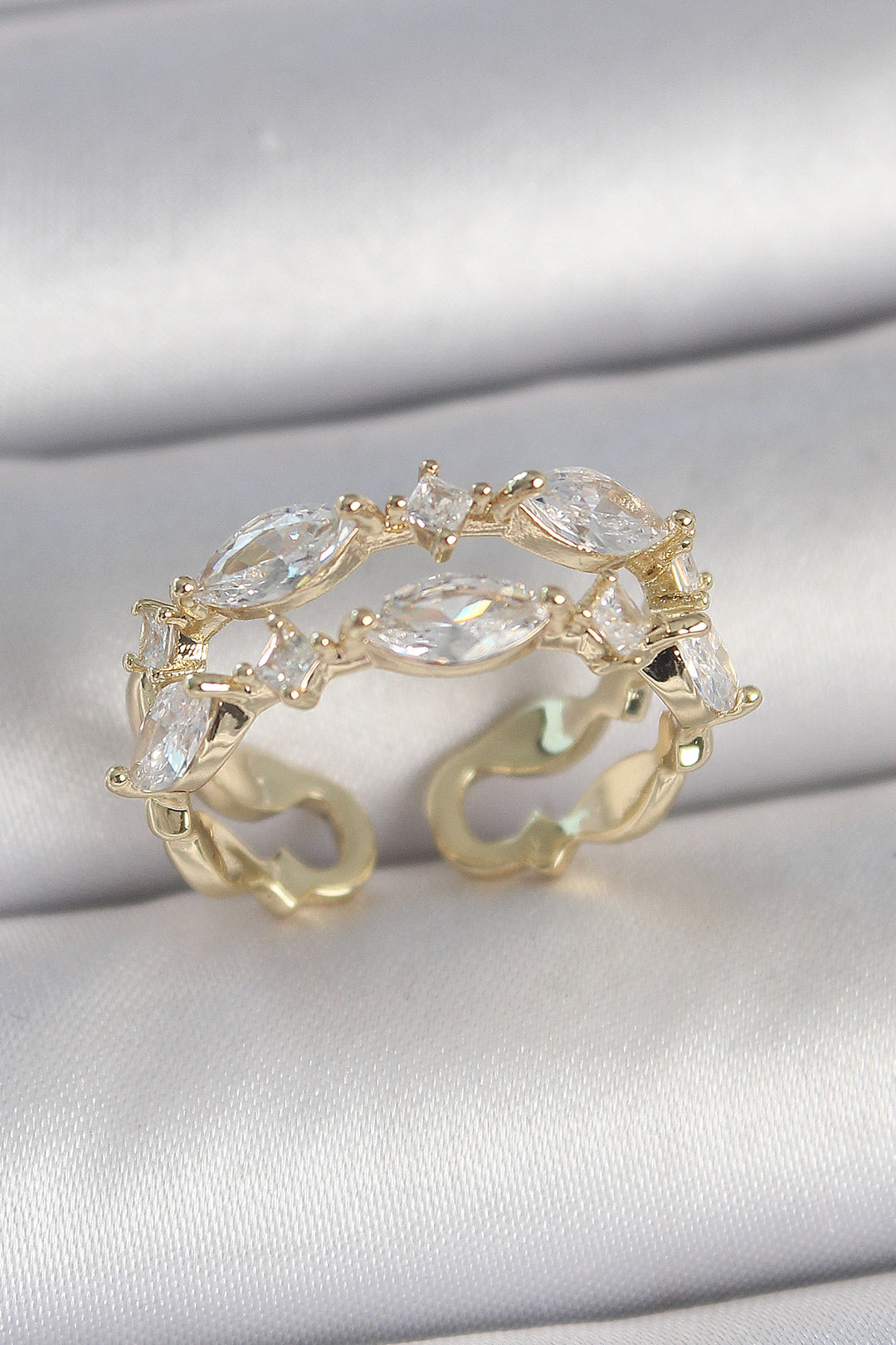 EBJ Adjustable Women's Ring with 2 Pieces of Gold Color Rice and Droplet Zircon Stones - Hückelhoven