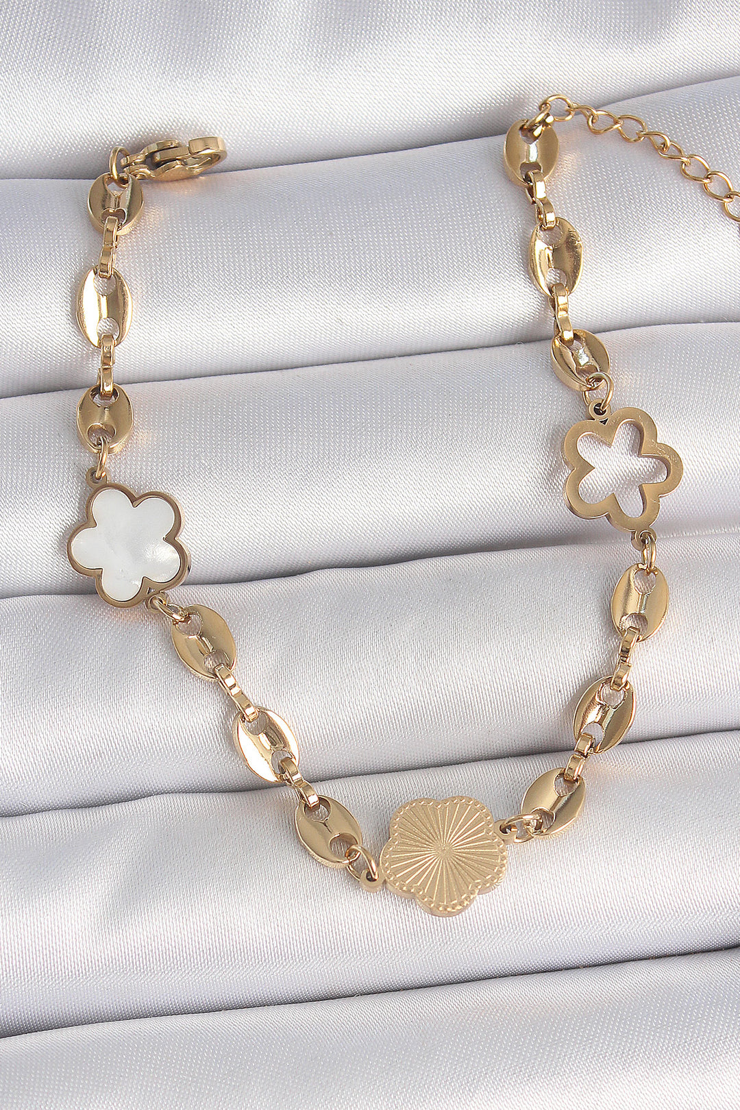 EBJ 316L Steel Gold Color Clover Model Detailed Women's Bracelet - DeSoto