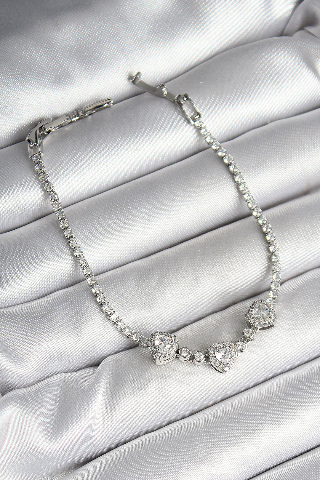 EBJ Rice-Ordered Heart-Shaped Zircon Stone Silver Color Women's Bracelet - Weston-super-Mare
