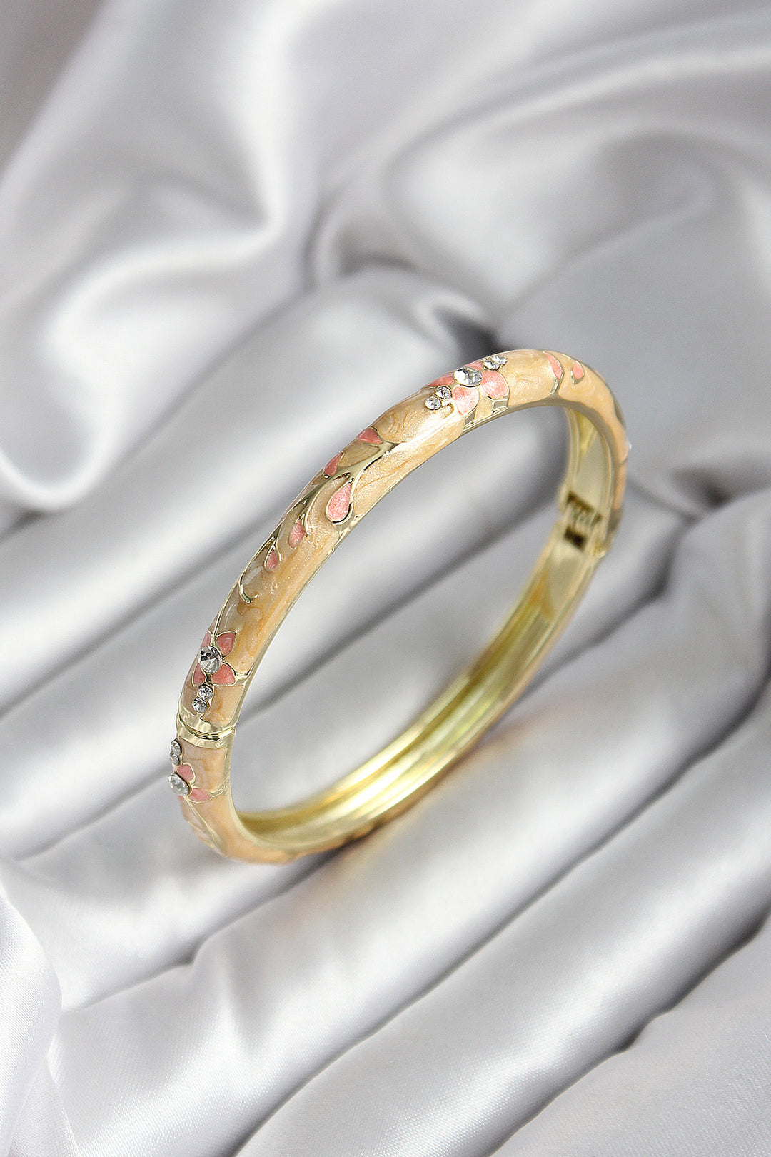EBJ Mineli Rice Cream Flower Patterned Zircon Stone Gold Color Women's Cuff (diameter 60 mm) - Daytona Beach