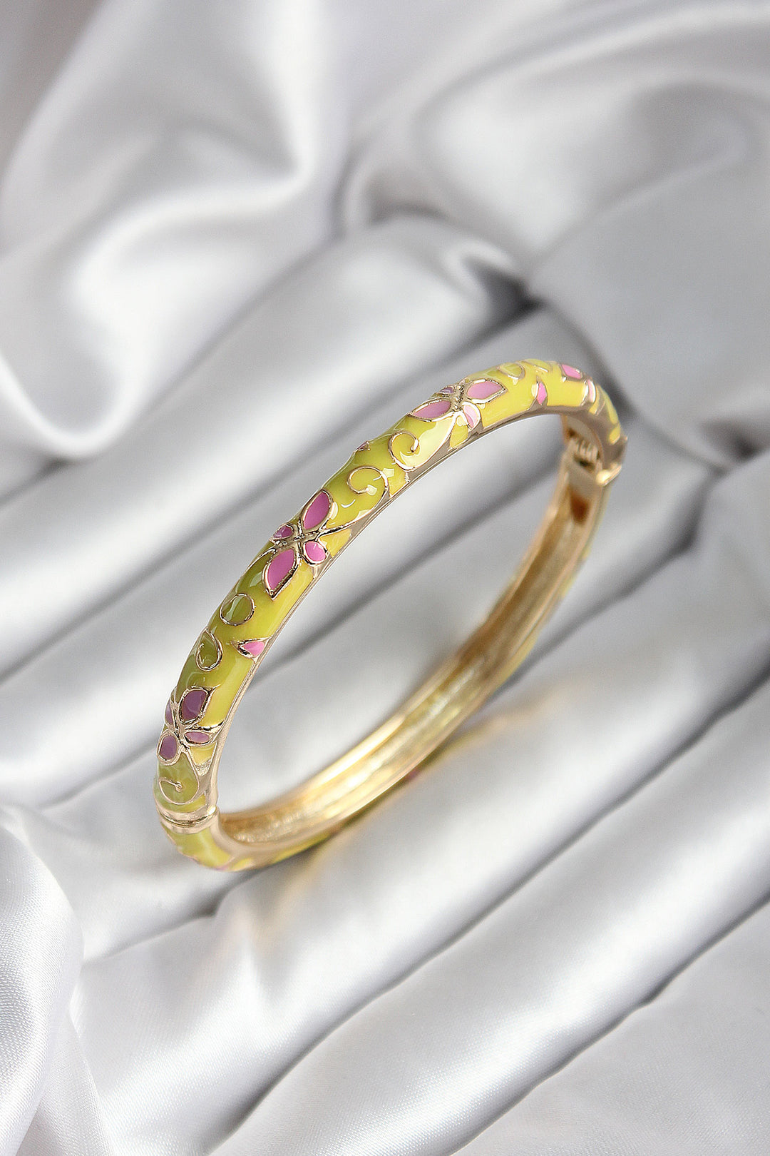 EBJ Mineli Rice Yellow Flower Patterned Gold Color Women's Cuff (diameter 60 mm) - McAllen