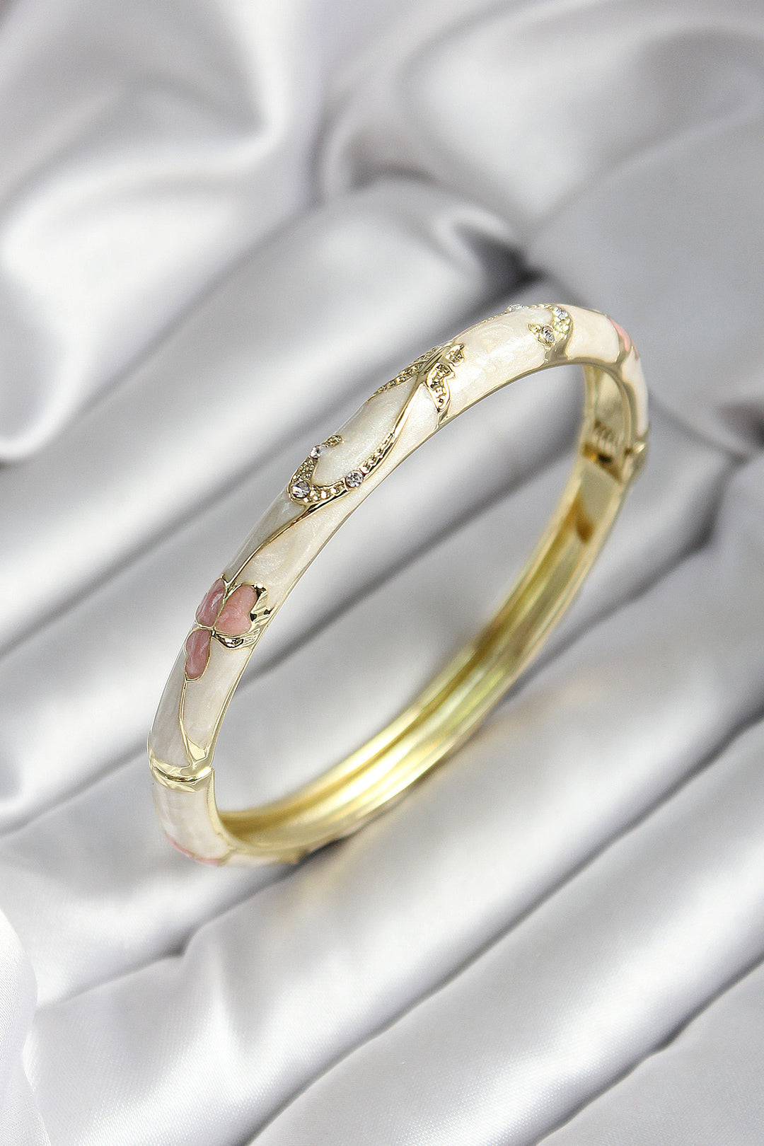 EBJ Mineli Rice Broken White Flower Patterned Zircon Stone Gold Color Women's Cuff - Friedrichshafen